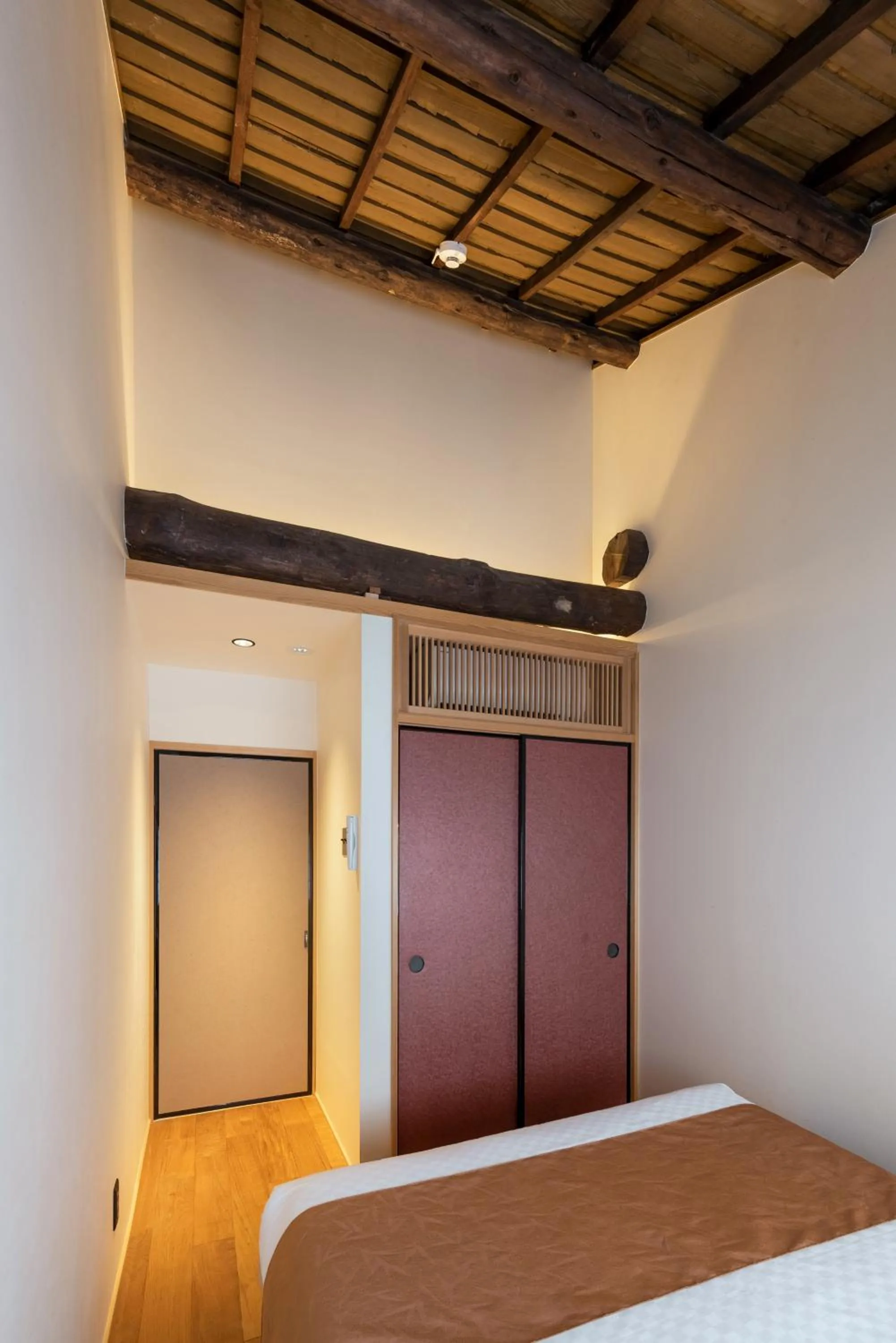 Photo of the whole room, Bed in Choya Chawanzaka Machiya House