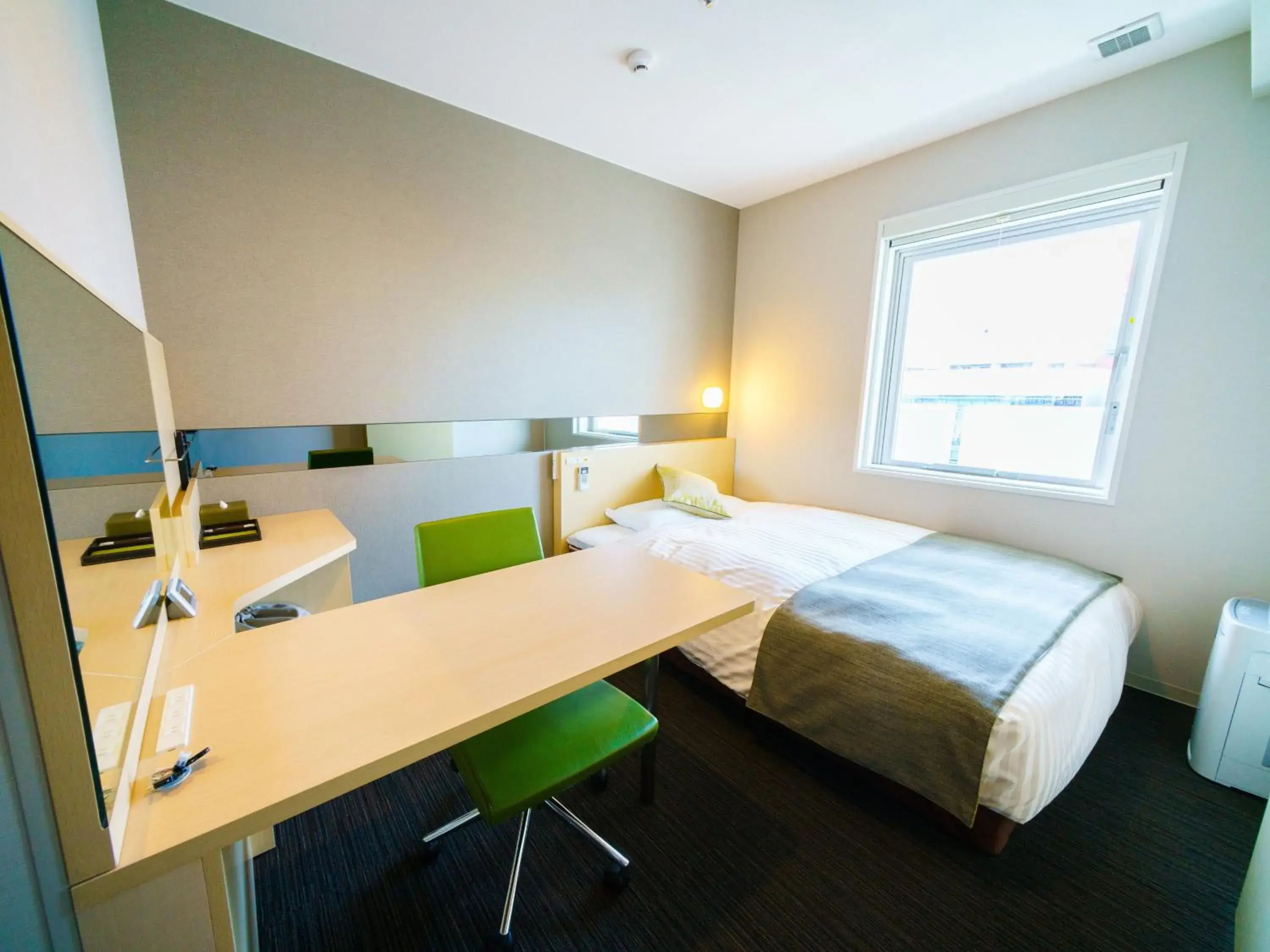 Photo of the whole room, Bed in Super Hotel Premier Osaka Honmachi Ekimae Natural Hot Springs Photo of the whole room, Bed in Super Hotel Premier Osaka Honmachi Ekimae Natural Hot Springs