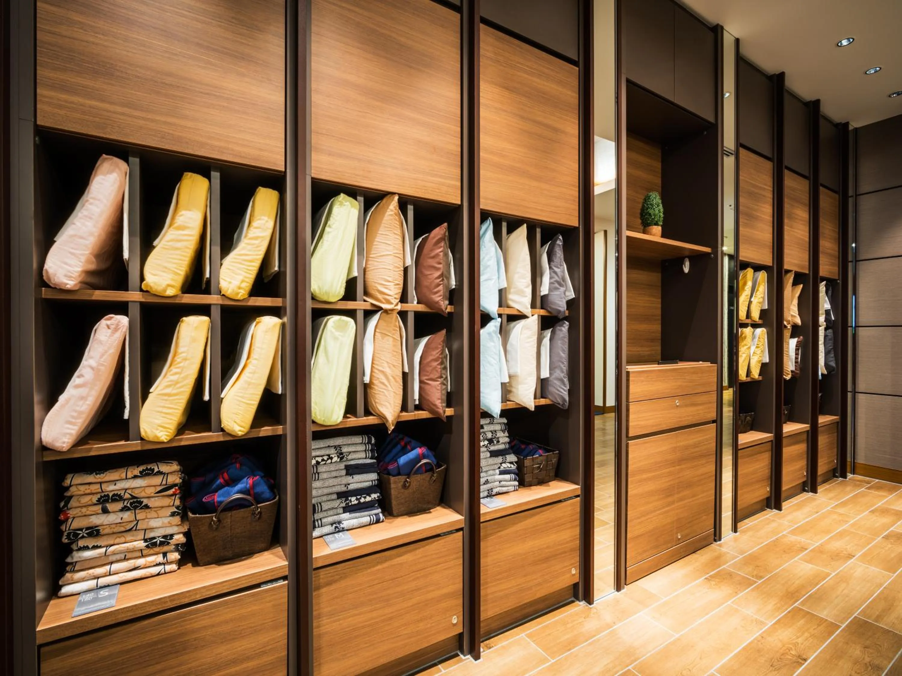 Area and facilities in Super Hotel Premier Osaka Honmachi Ekimae Natural Hot Springs