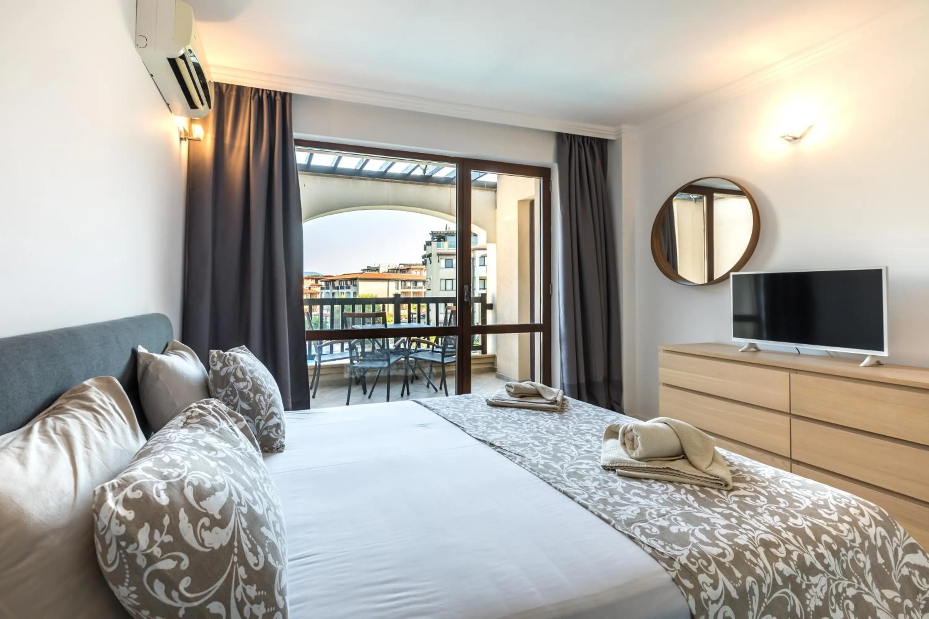 Bed in Oasis Beach Club