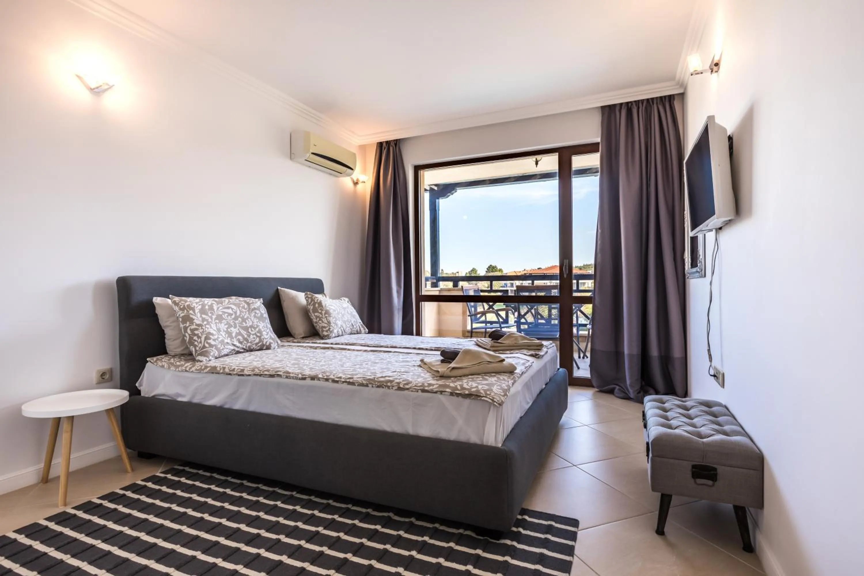 Bed in Oasis Beach Club