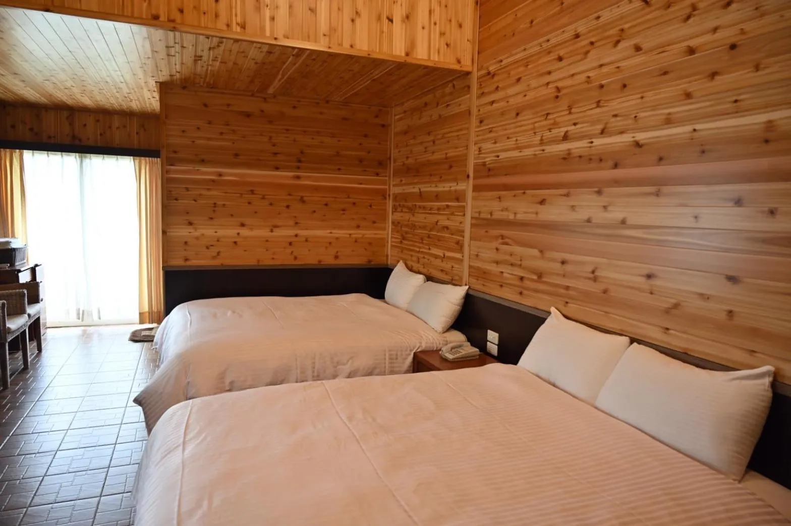 Photo of the whole room, Bed in Dreamtown