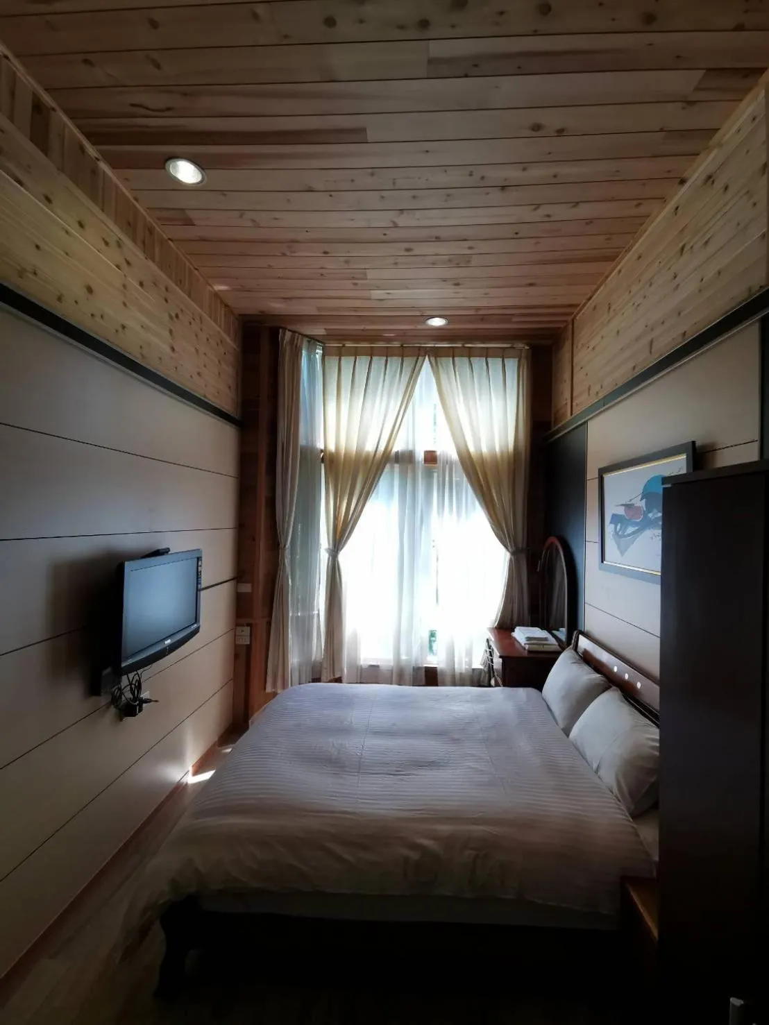 Photo of the whole room, Bed in Dreamtown