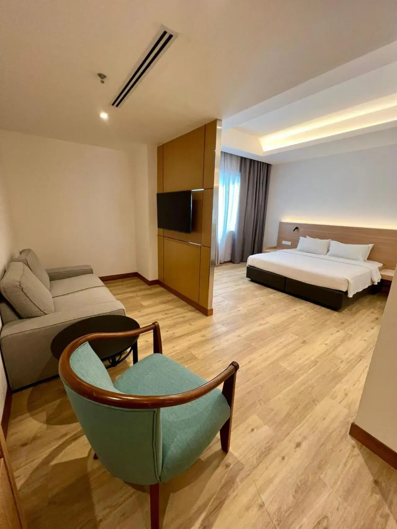 Junior Suite - New Renovated in Crystal Crown Hotel Harbour View, Port Klang Junior Suite - New Renovated in Crystal Crown Hotel Harbour View, Port Klang