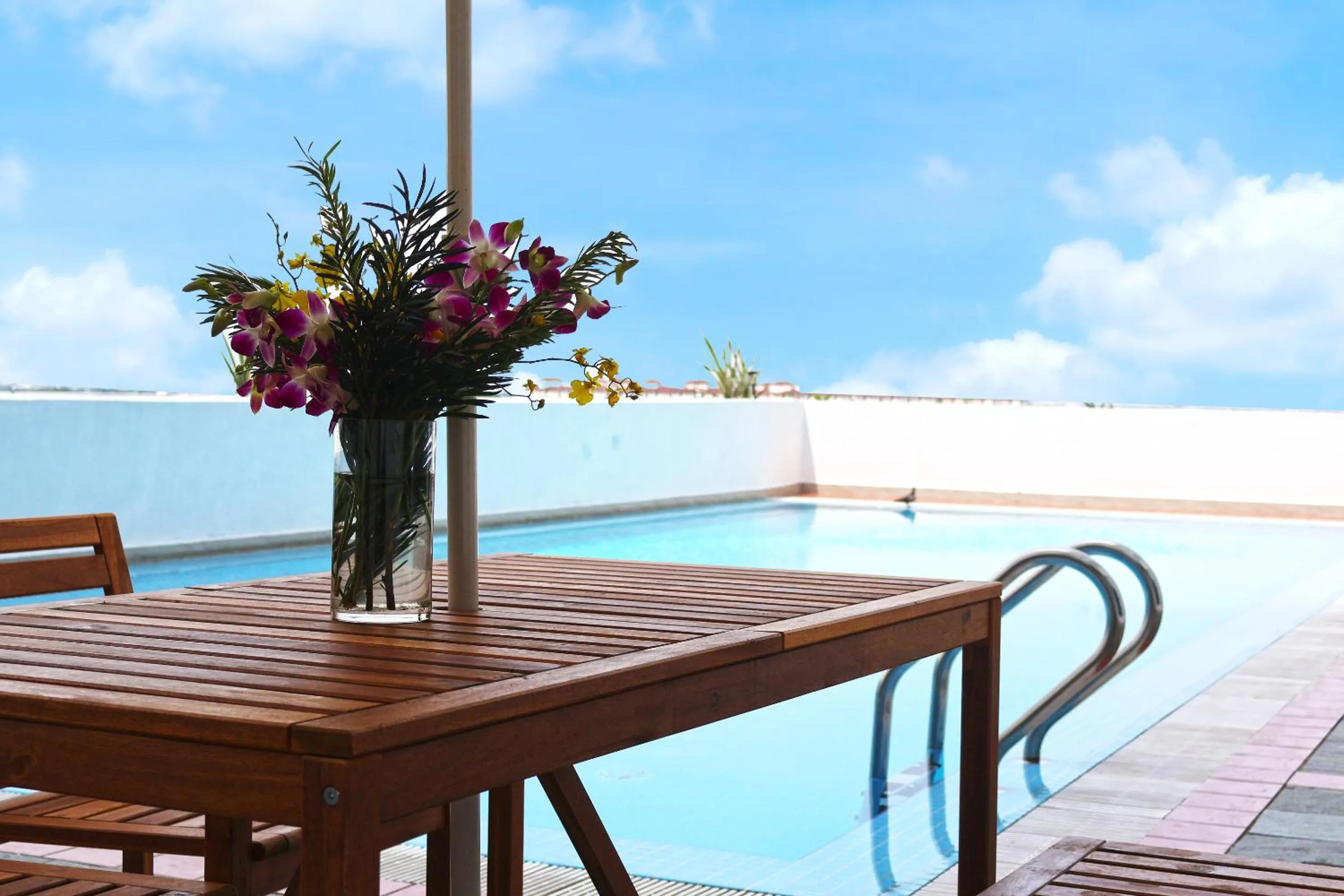 Swimming pool in Crystal Crown Hotel Harbour View, Port Klang