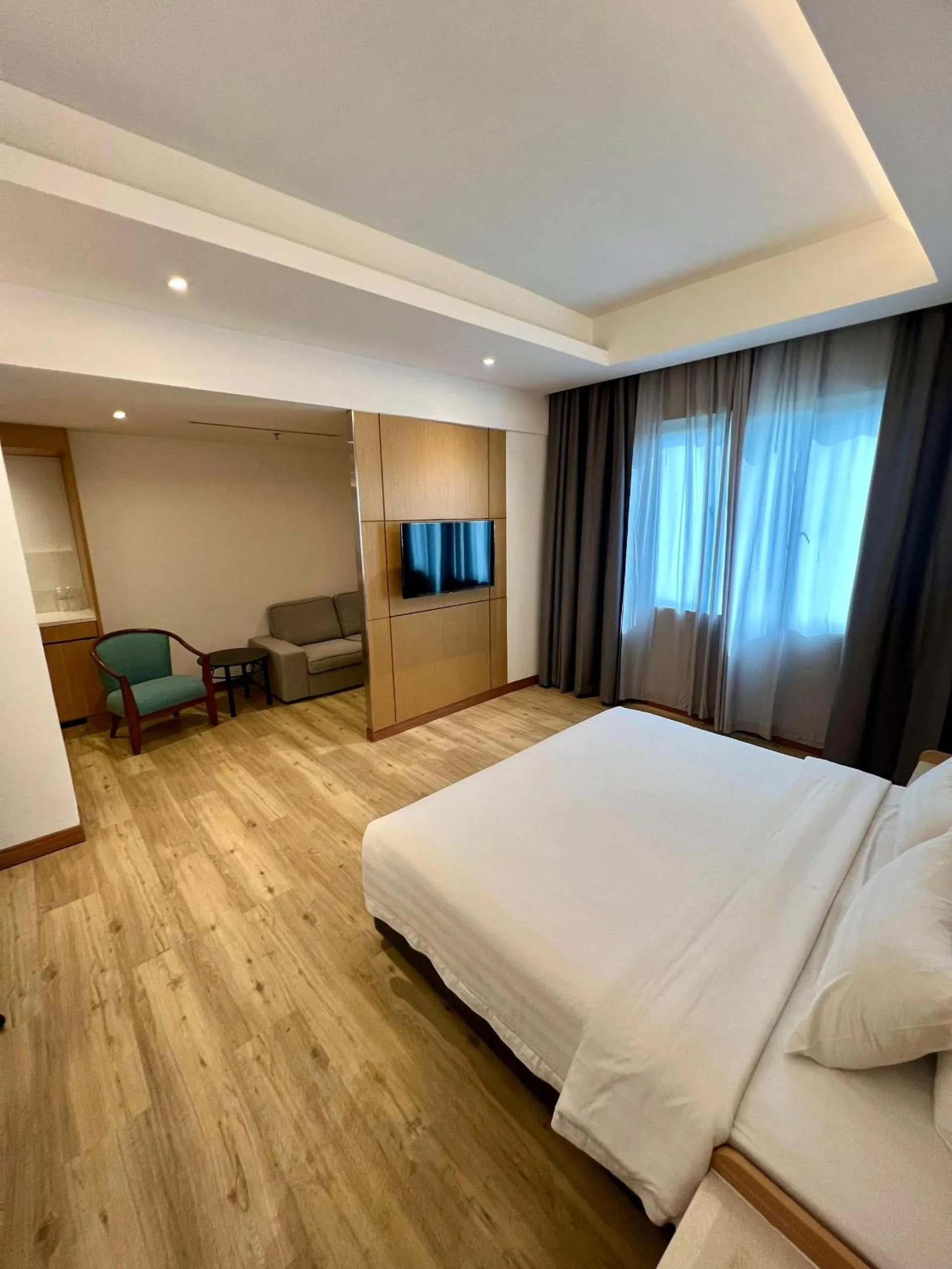 Bed in Crystal Crown Hotel Harbour View, Port Klang