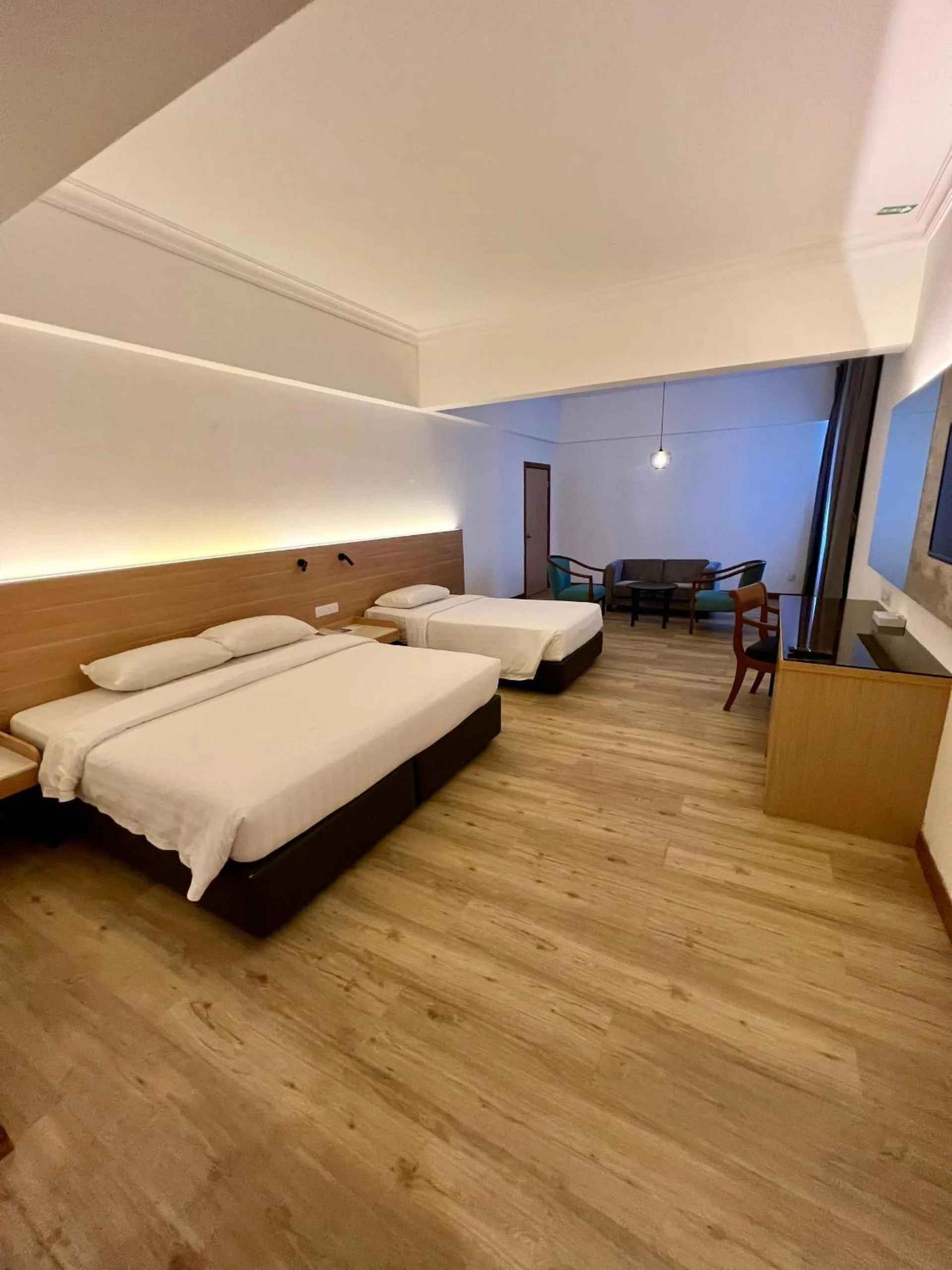 Bed in Crystal Crown Hotel Harbour View, Port Klang