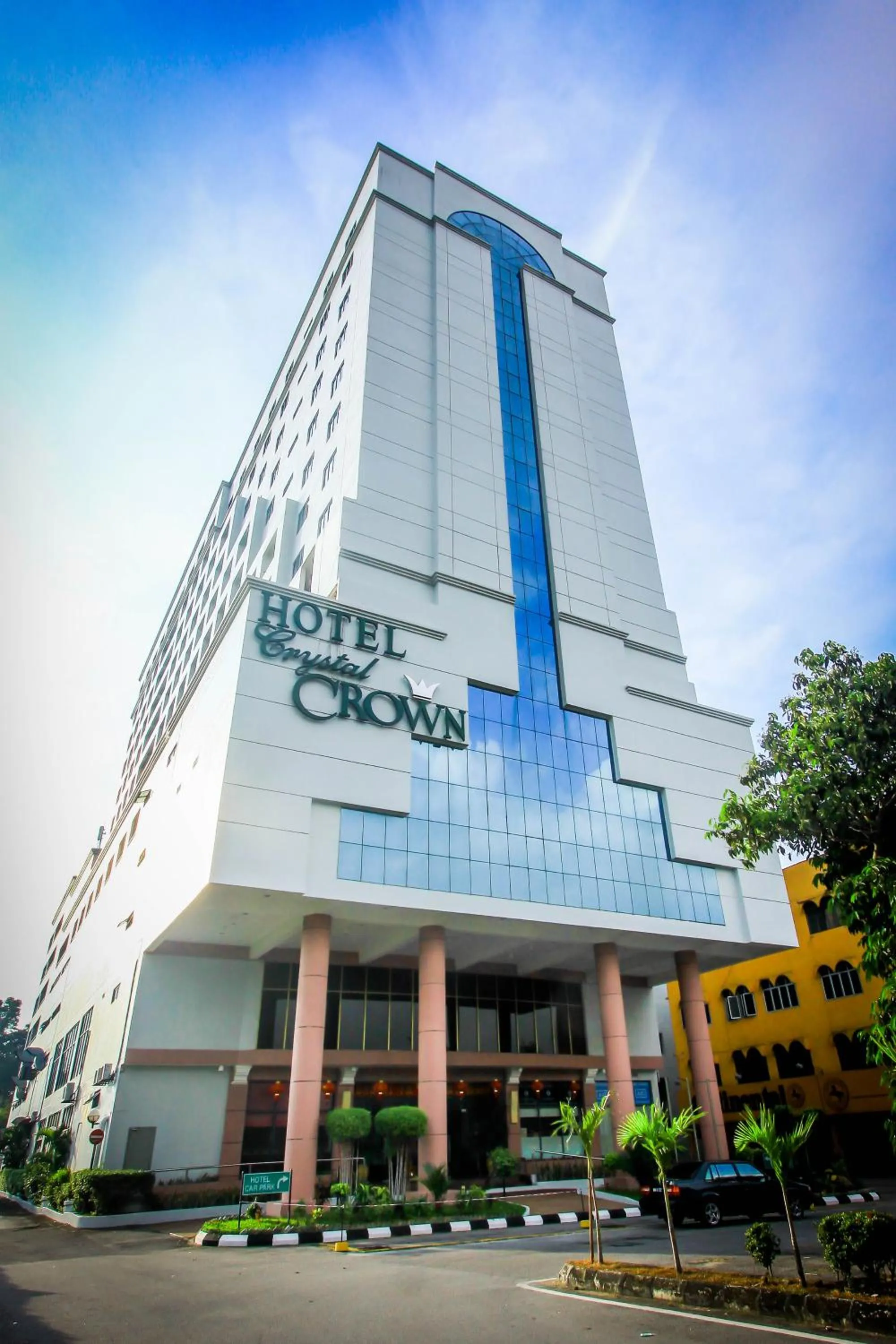 Facade/entrance in Crystal Crown Hotel Harbour View, Port Klang