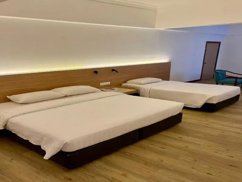 Bed in Crystal Crown Hotel Harbour View, Port Klang