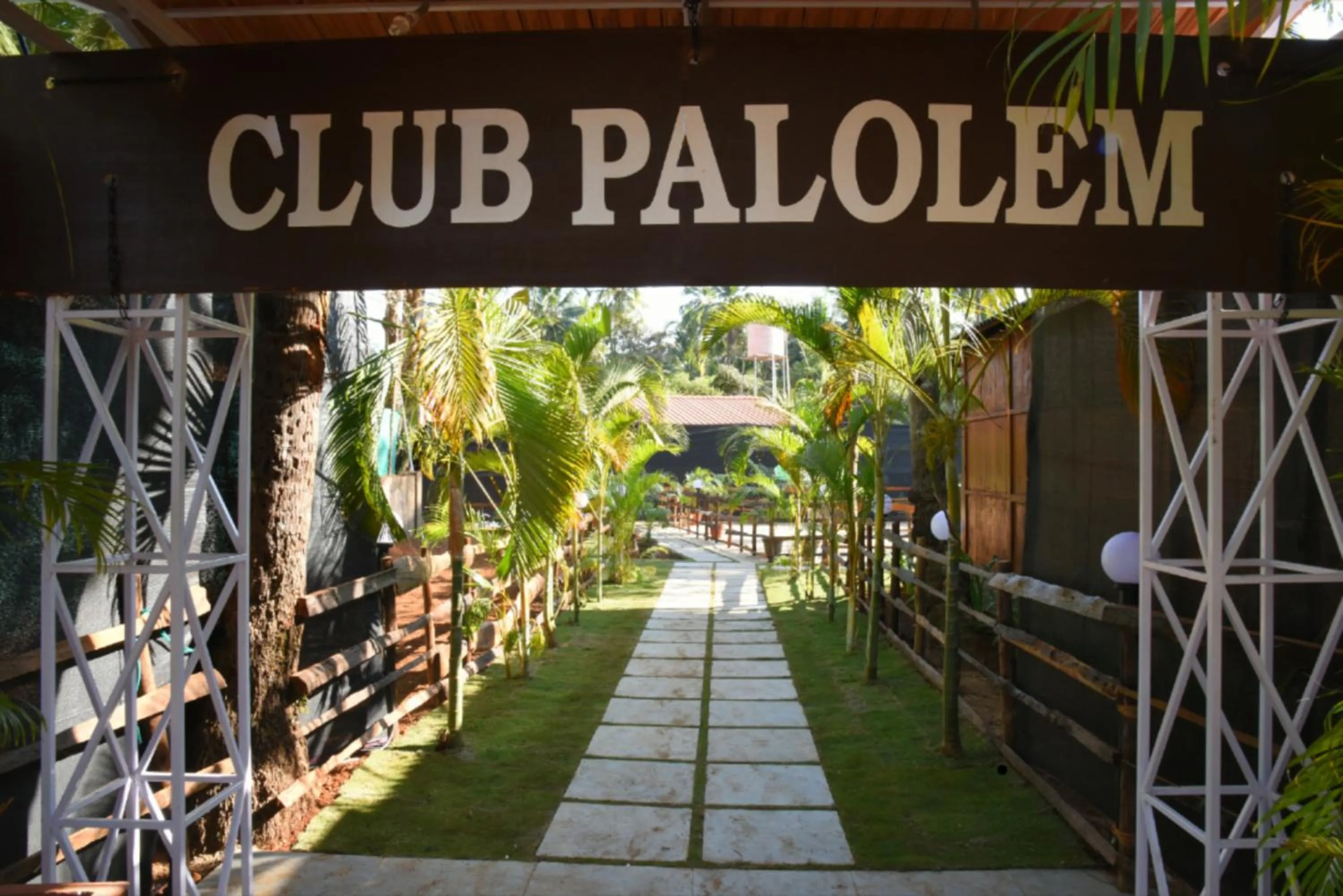 Facade/entrance in Club Palolem Resort