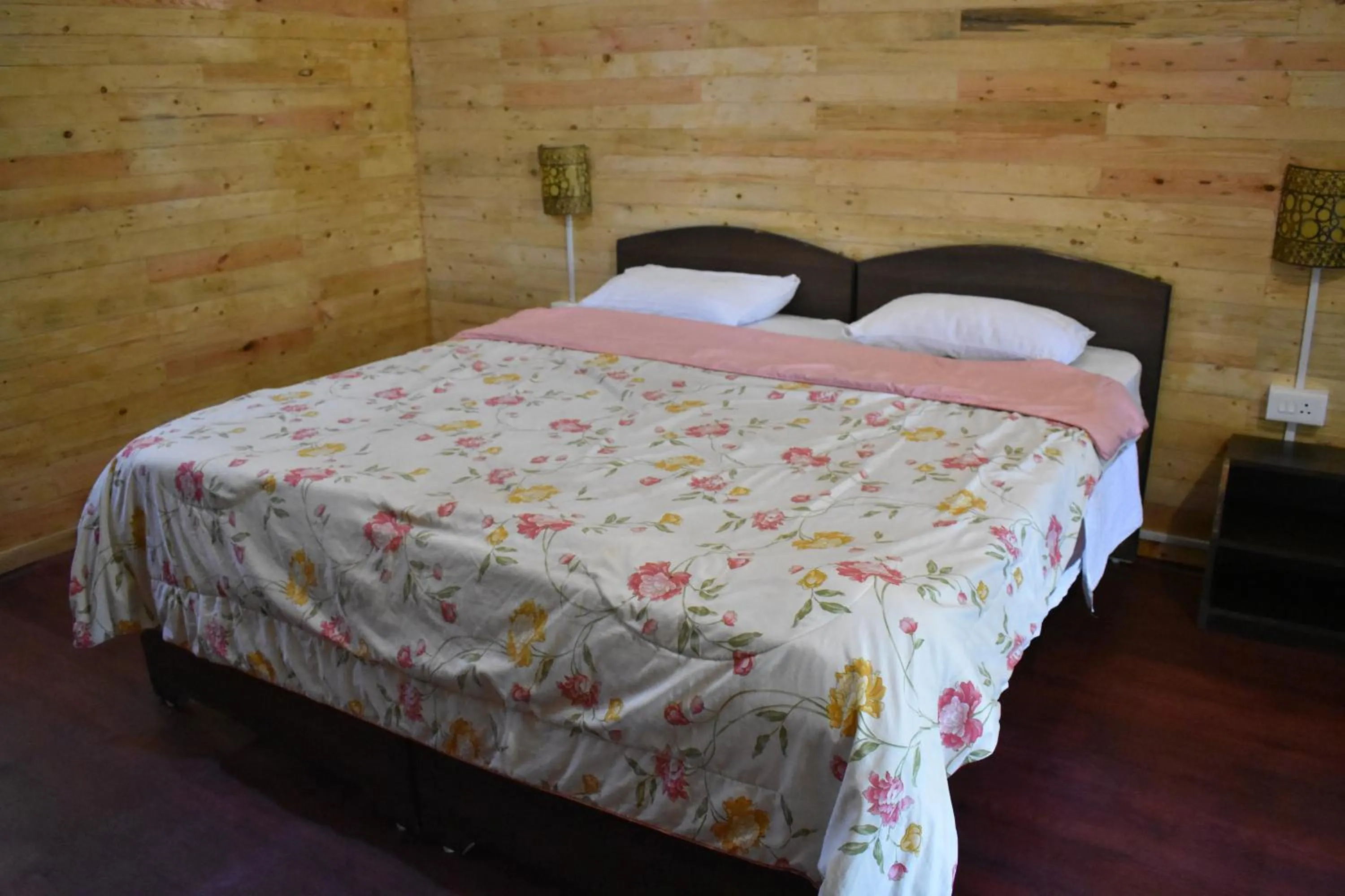 Bed in Club Palolem Resort