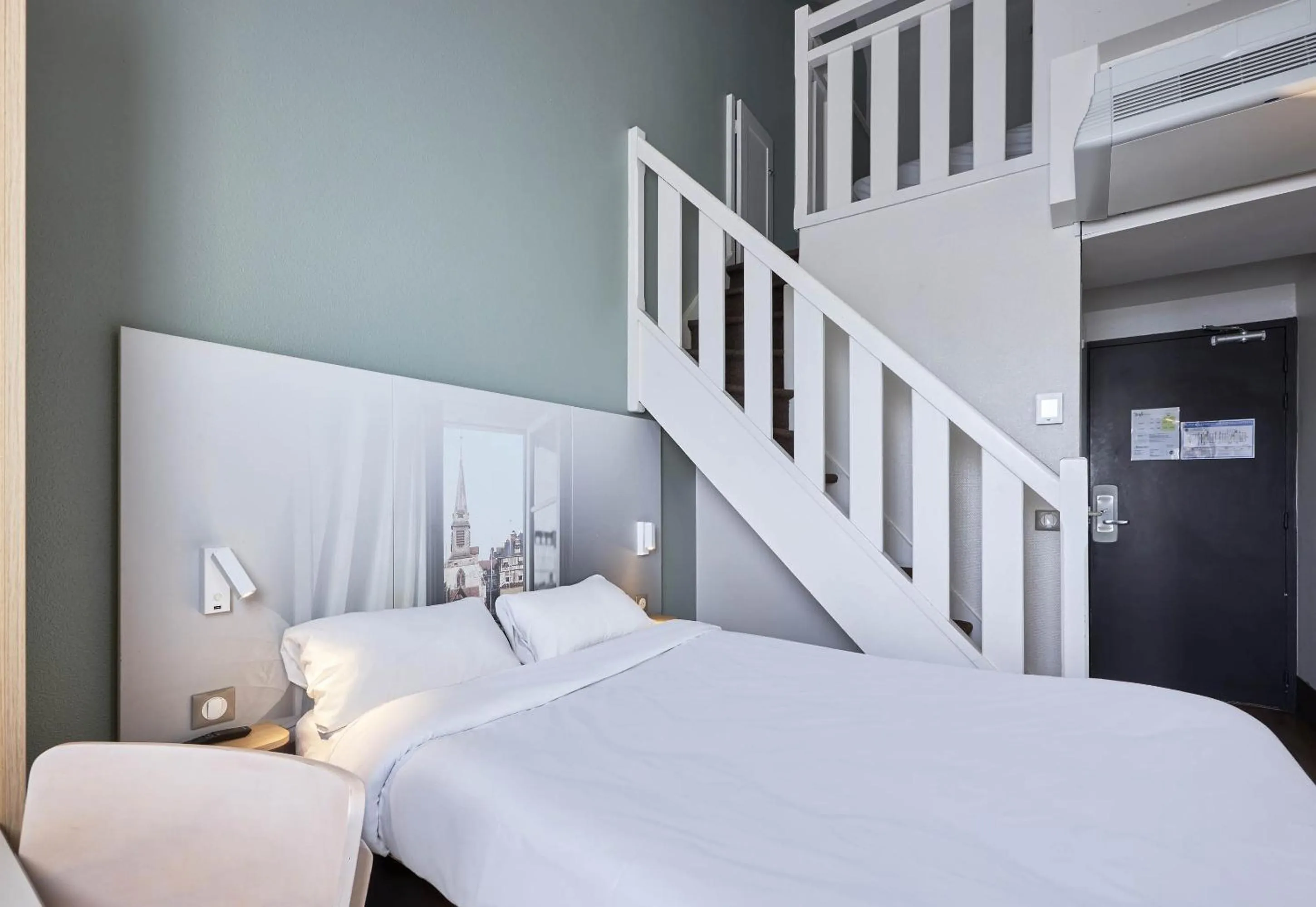 Photo of the whole room, Bed in B&B HOTEL Honfleur