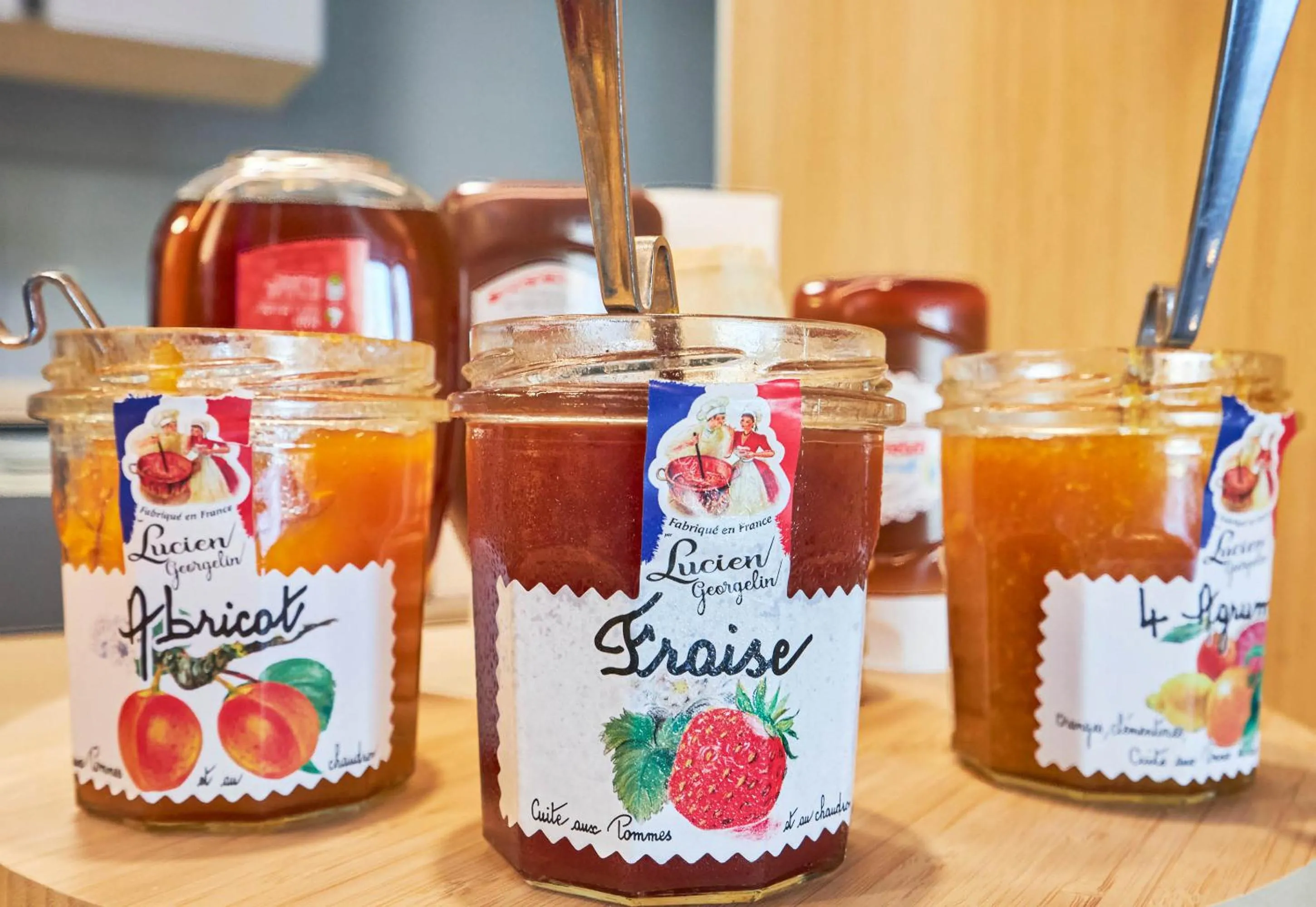 Breakfast in B&B HOTEL Honfleur