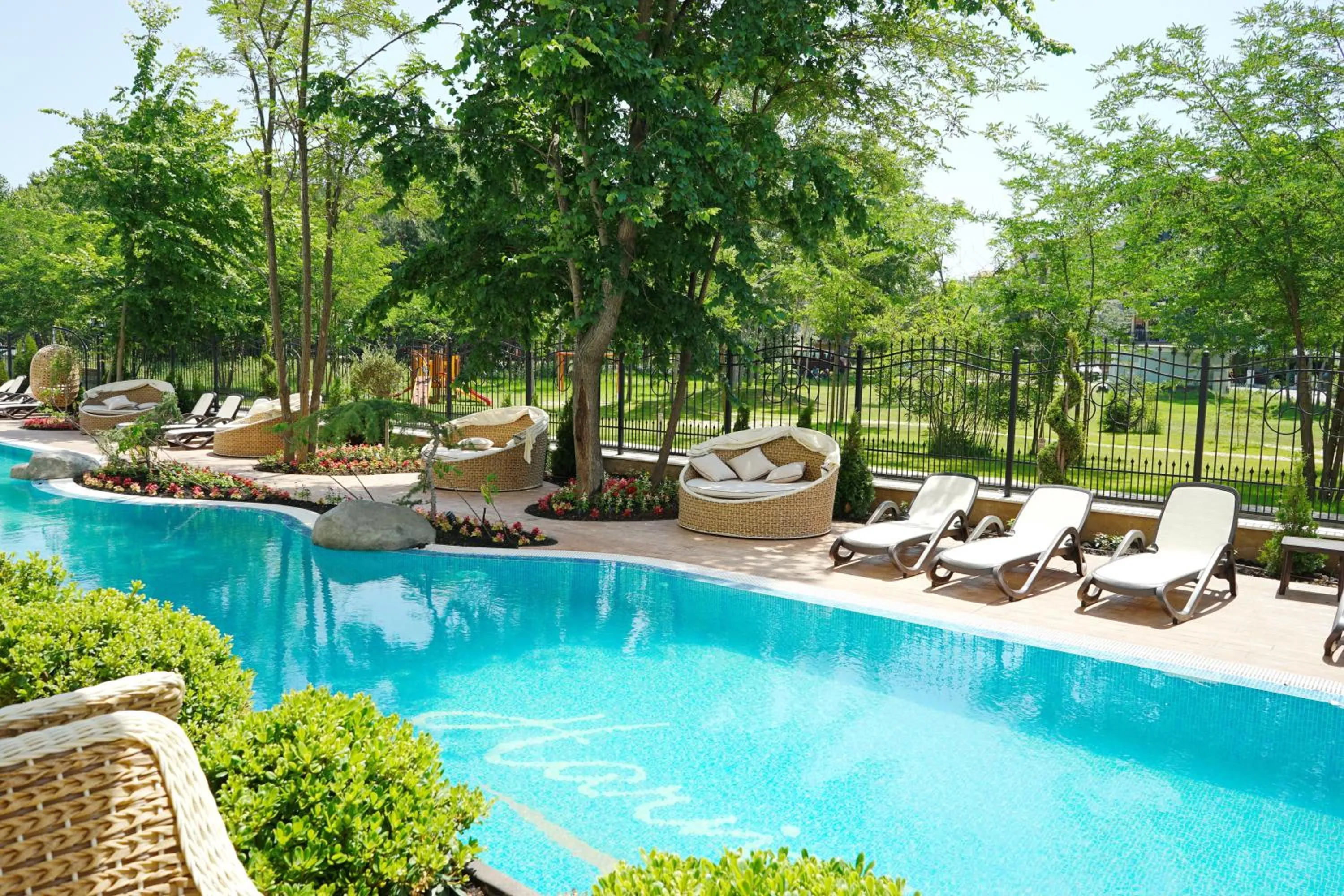 Area and facilities in Harmony Suites - Dream Island