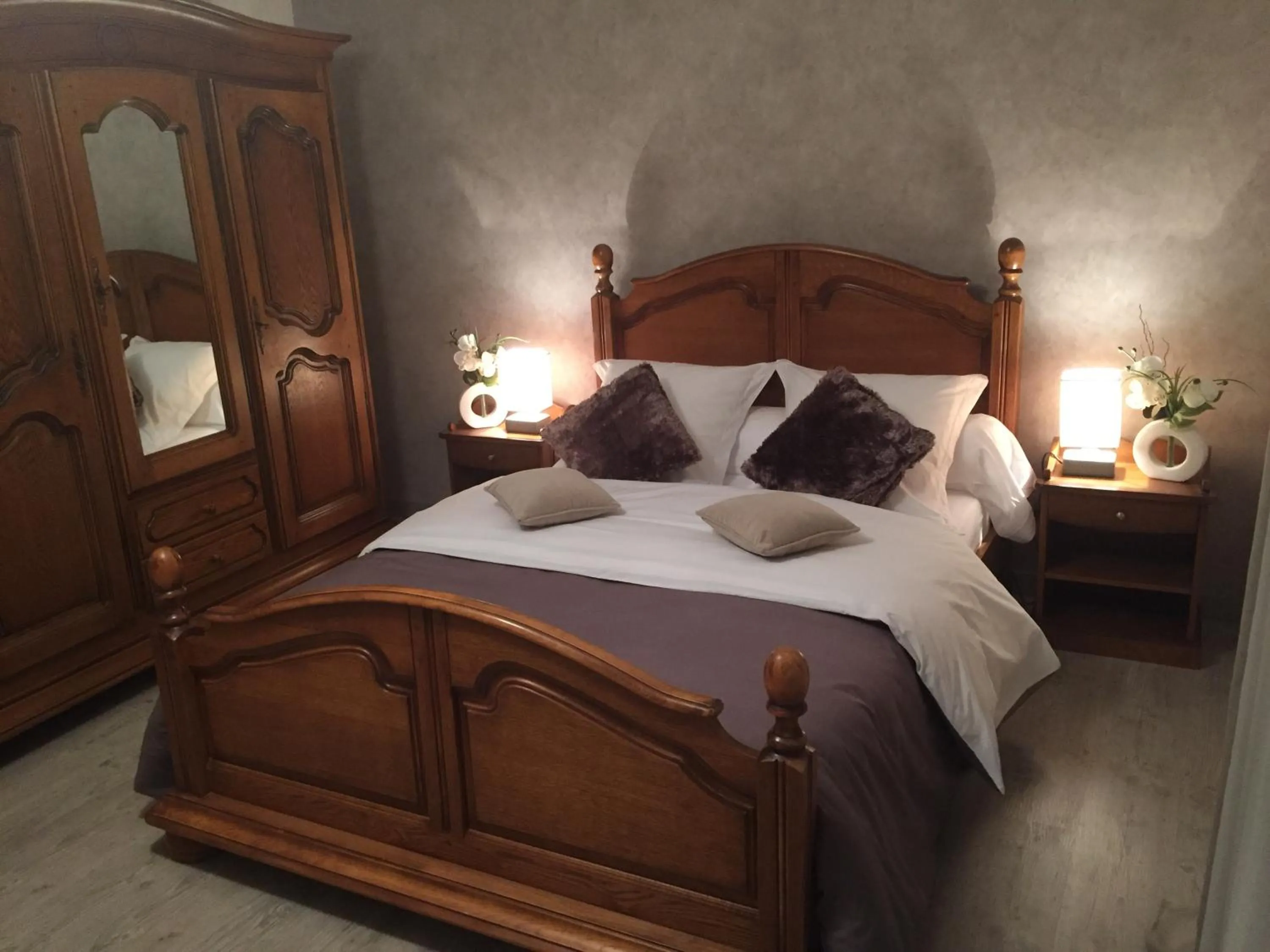 Property building, Bed in Bienvenue A La Campagne