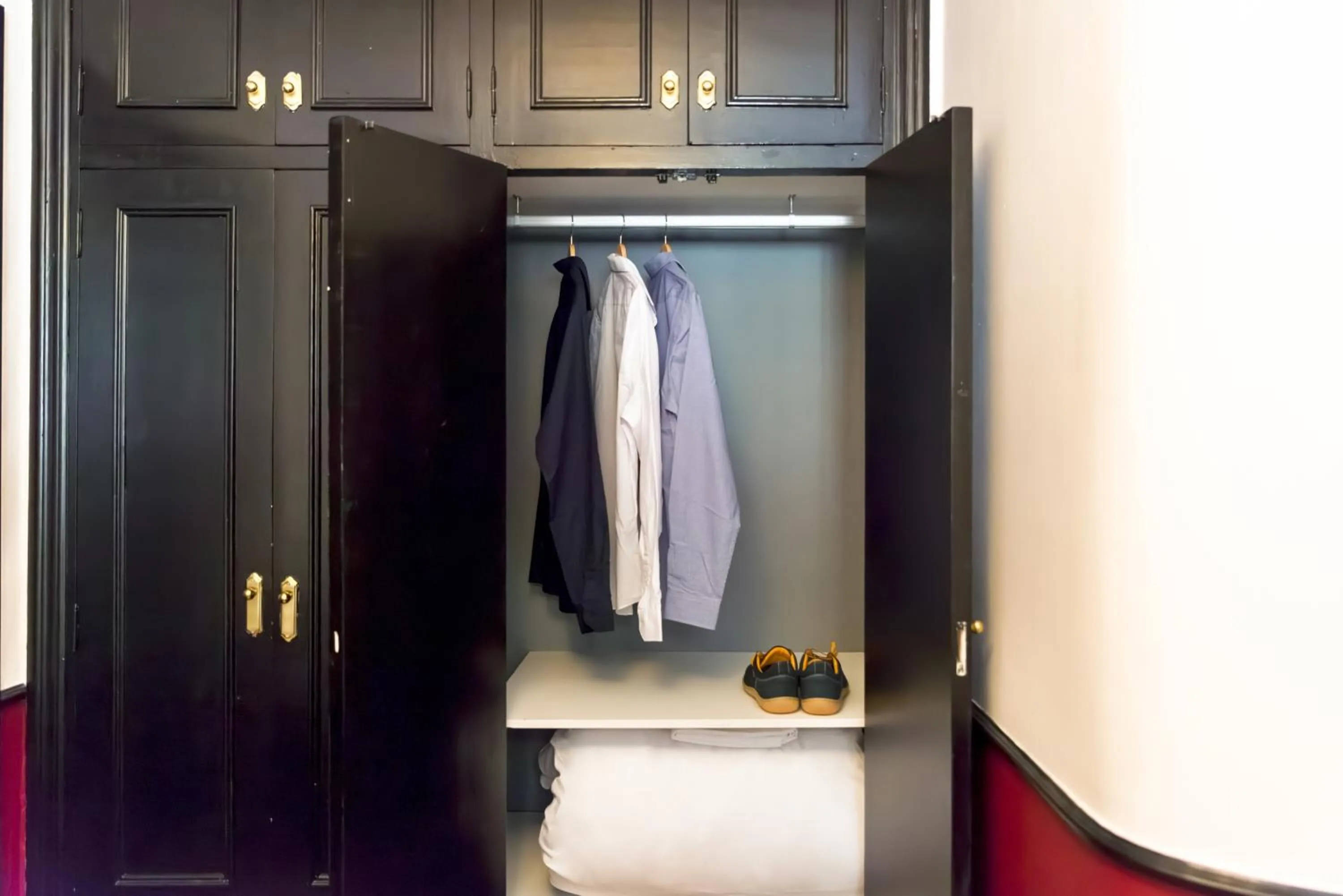 wardrobe in Casa Lavanda