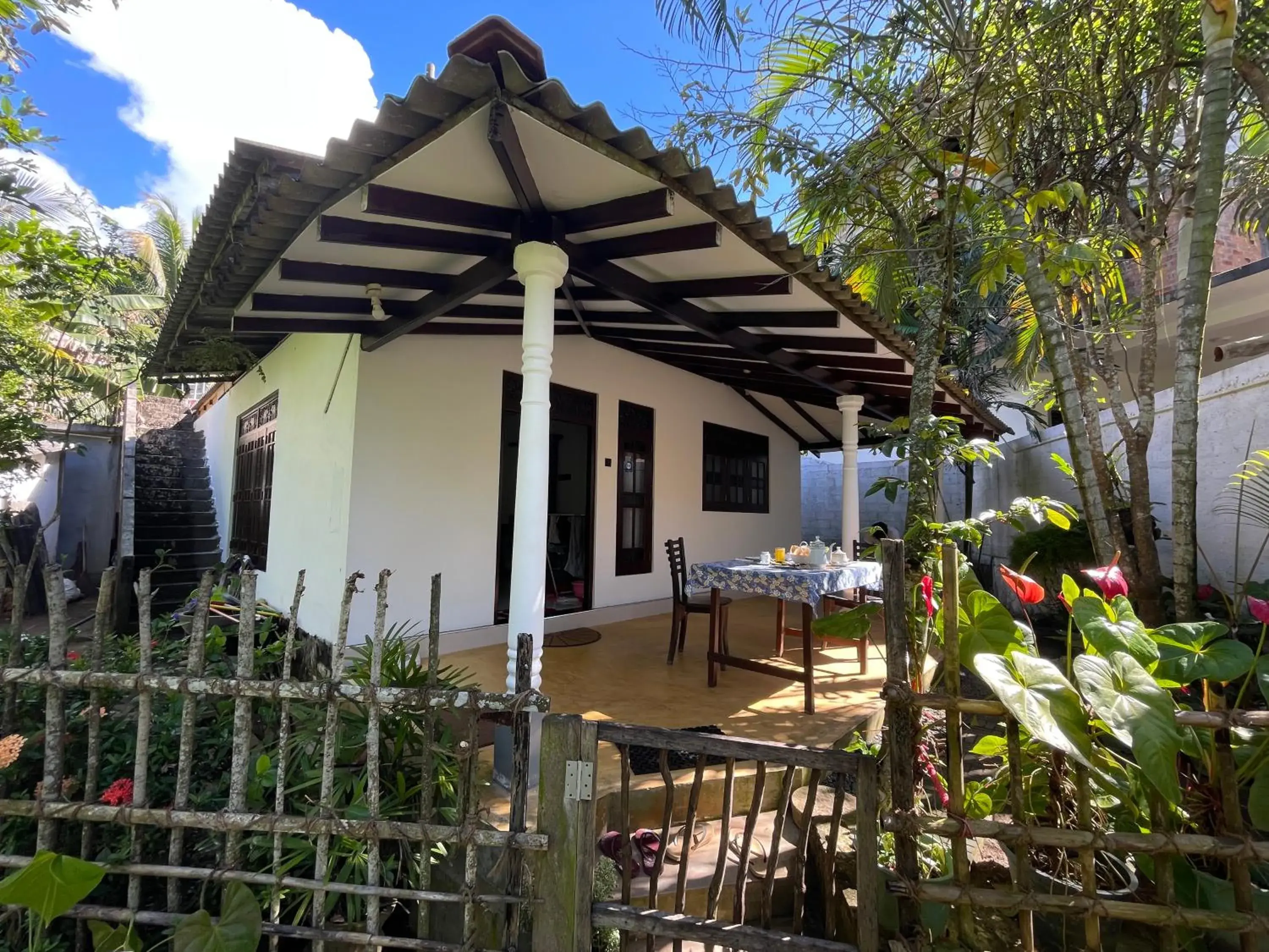Sun & Tree HomeStay (With Green Nature View) Sun & Tree HomeStay (With Green Nature View)