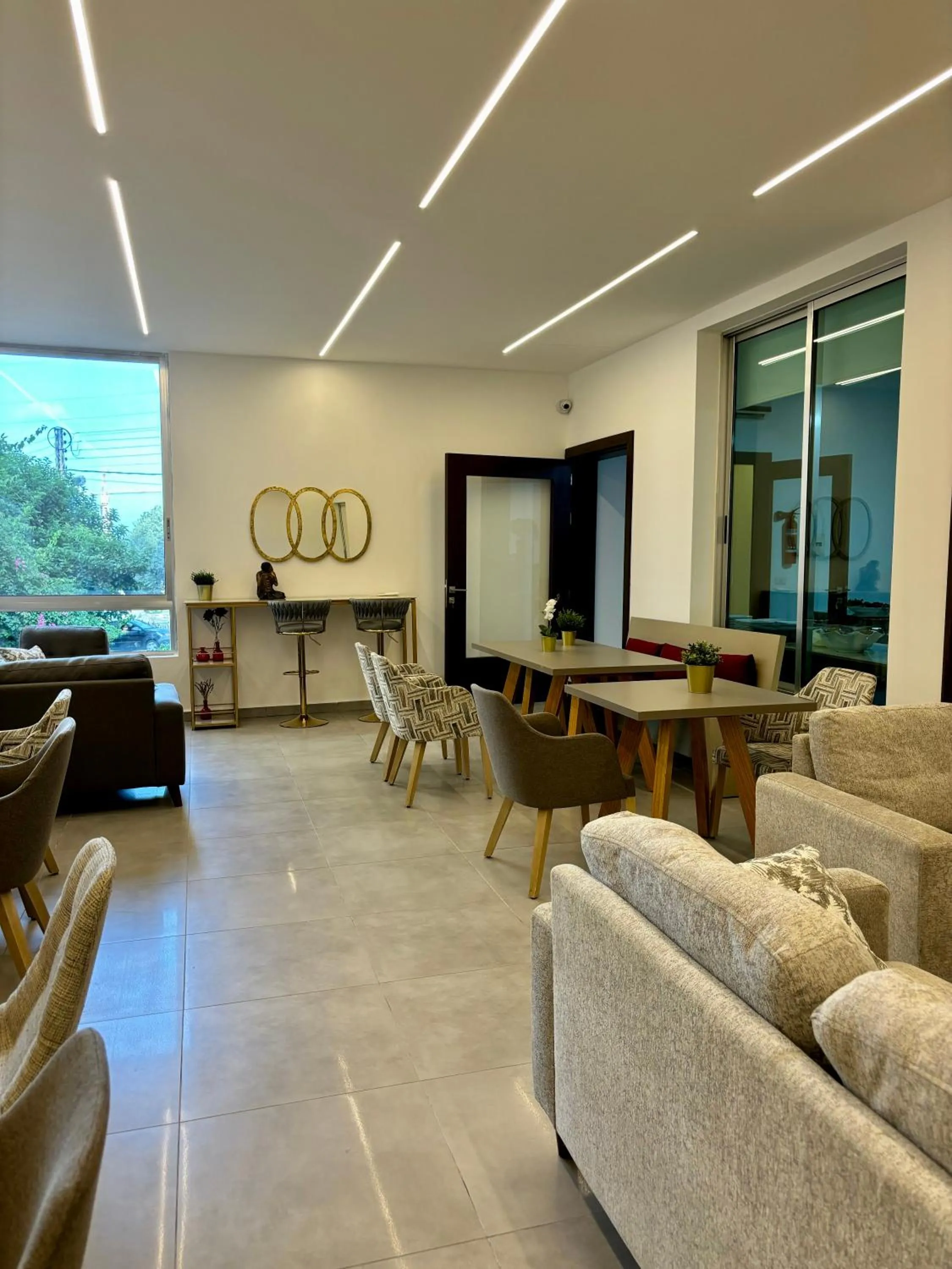 Restaurant/places to eat in Byblostar Hotel