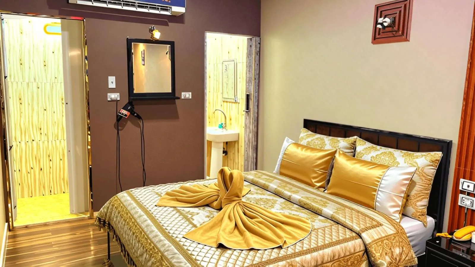 Deluxe Double Room in Horus Guest House Pyramids View