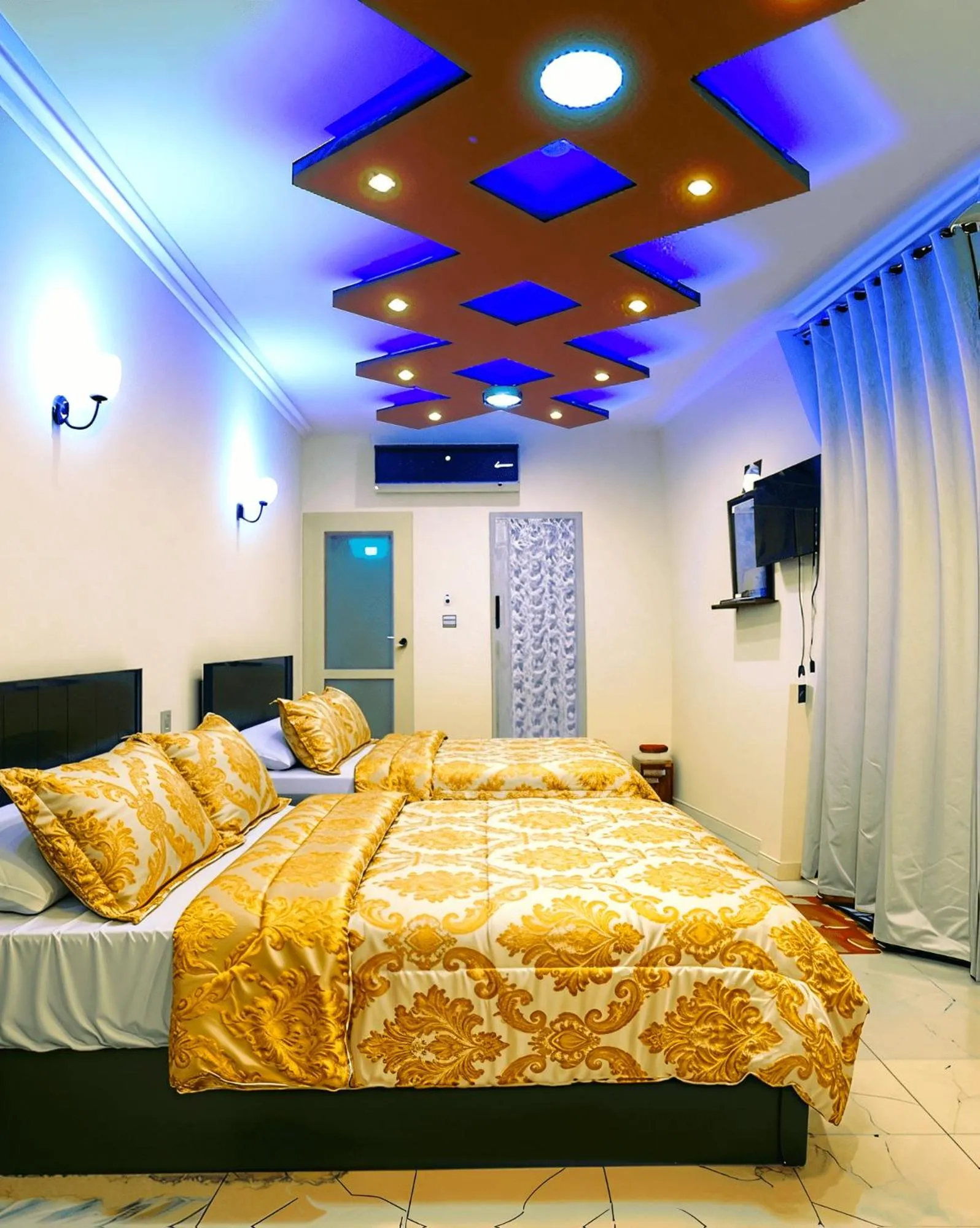 Bed in Horus Guest House Pyramids View