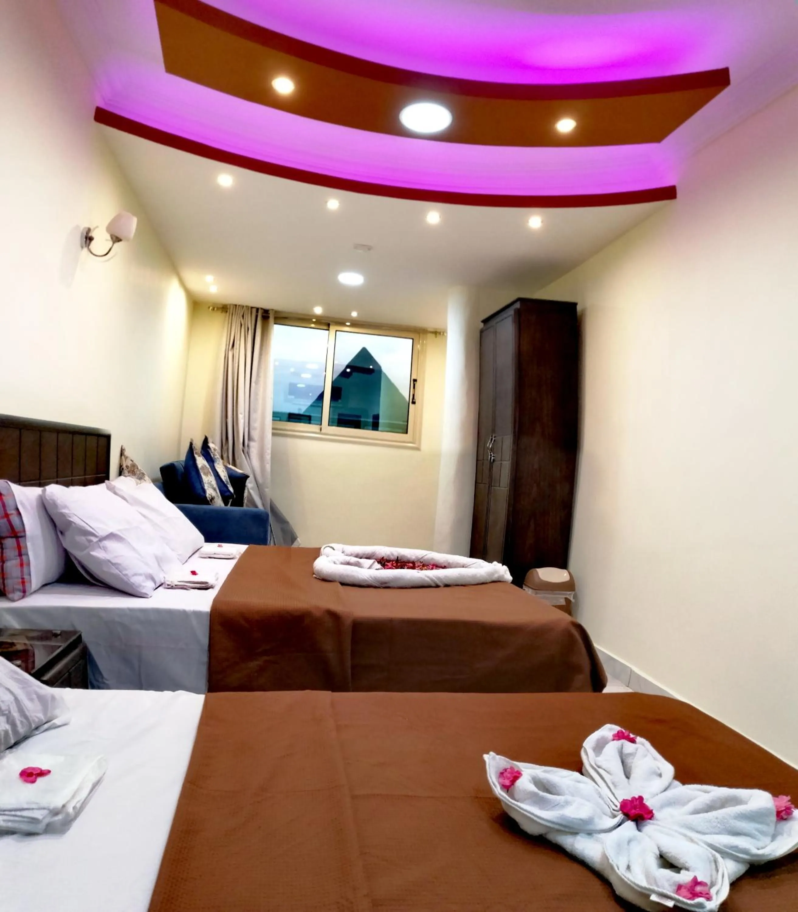 Bed in Horus Guest House Pyramids View