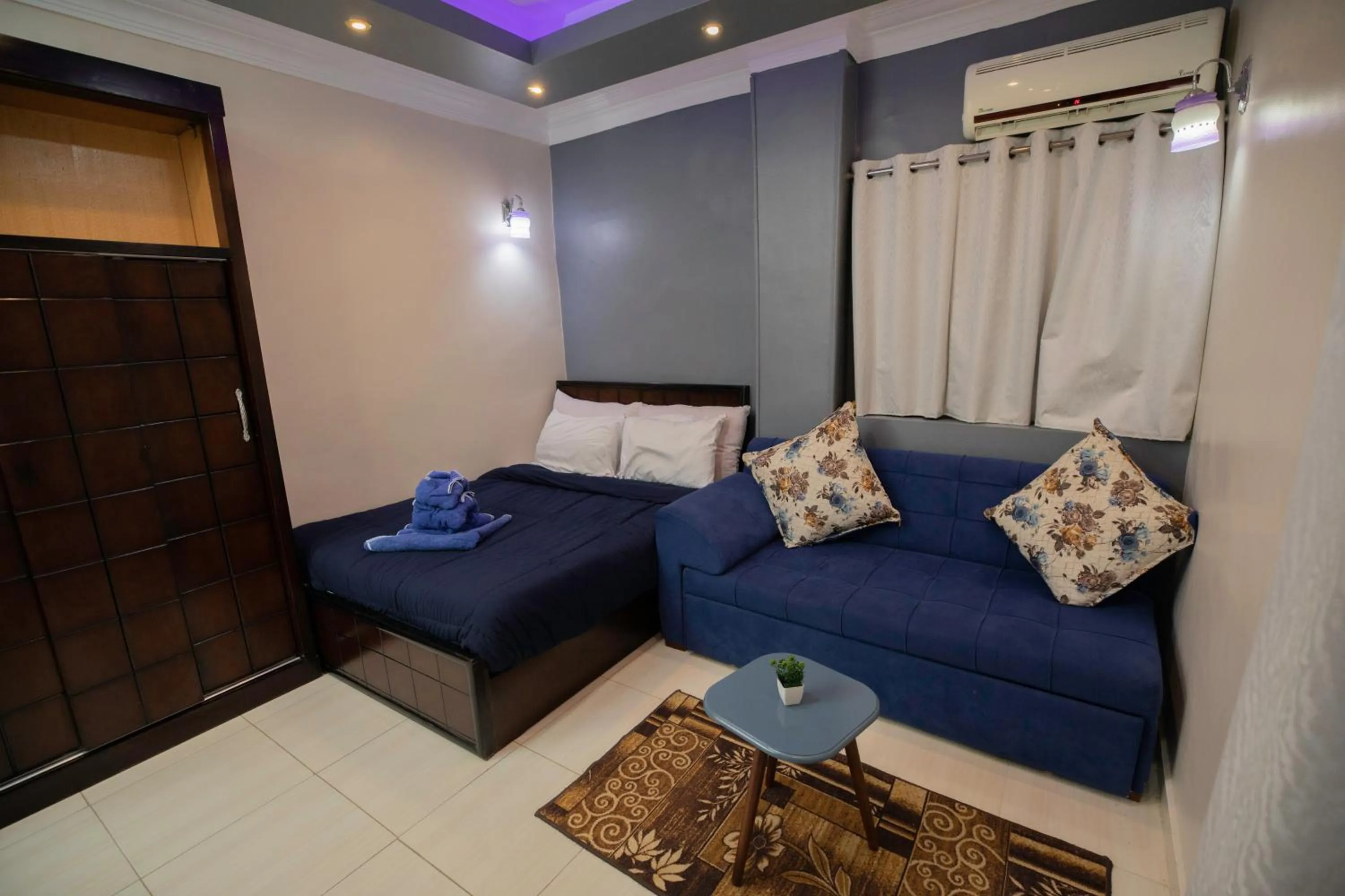 Bed in Horus Guest House Pyramids View