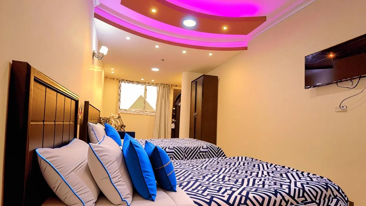 Bed in Horus Guest House Pyramids View