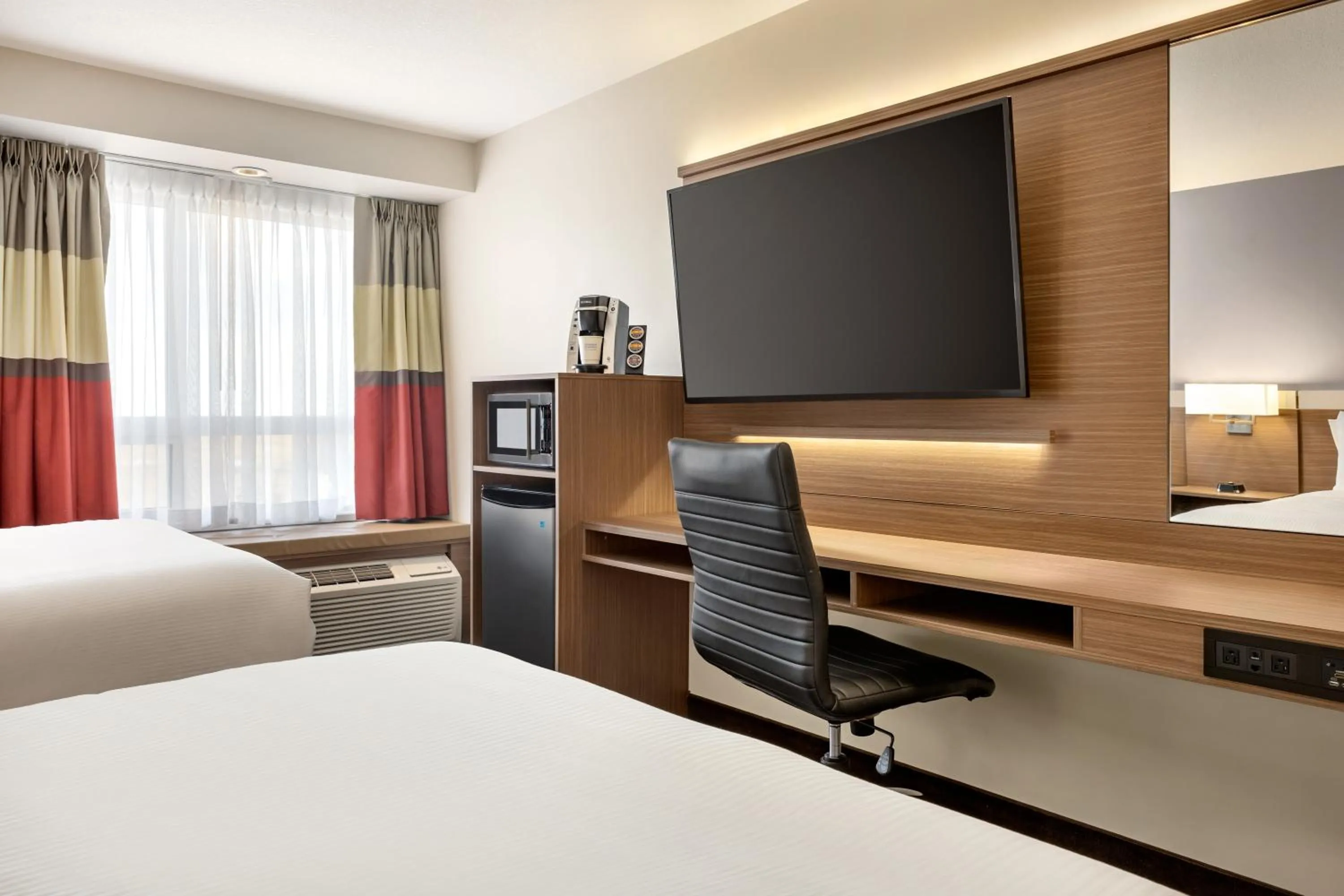 TV and multimedia, Bed in Microtel Inn & Suites by Wyndham Bonnyville