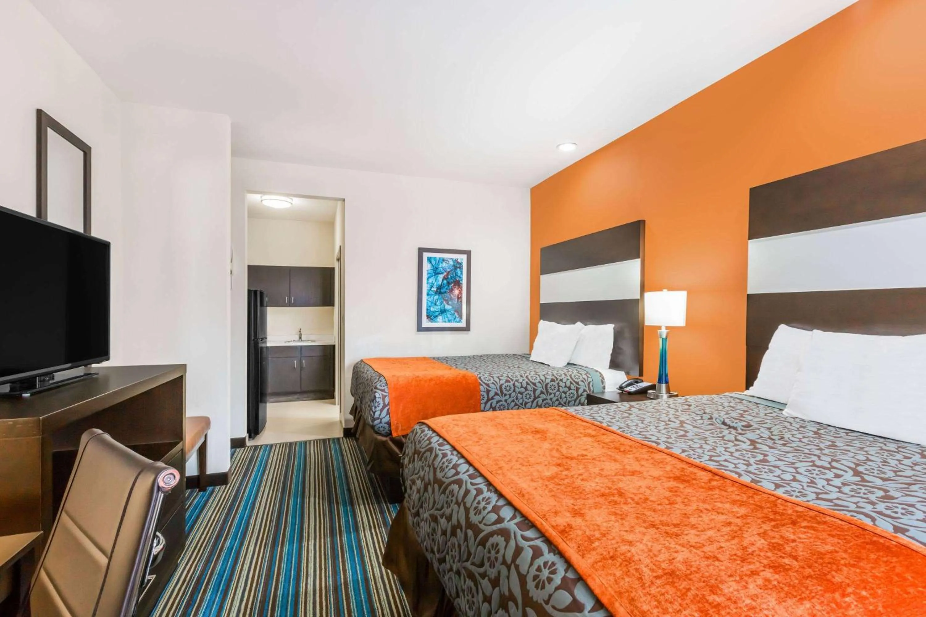 Photo of the whole room, Bed in Days Inn & Suites by Wyndham Katy