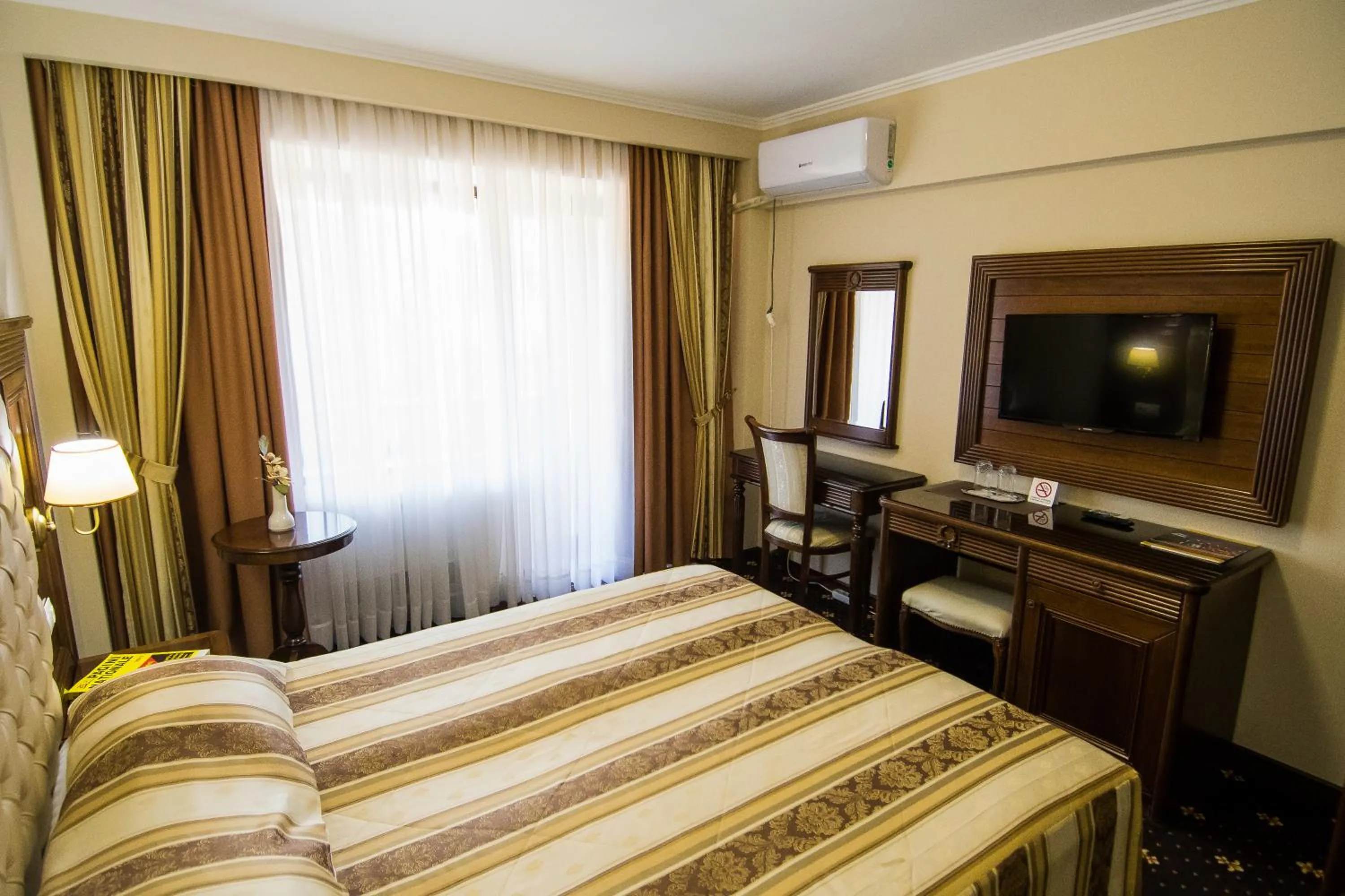 TV and multimedia, Bed in Hotel Balada