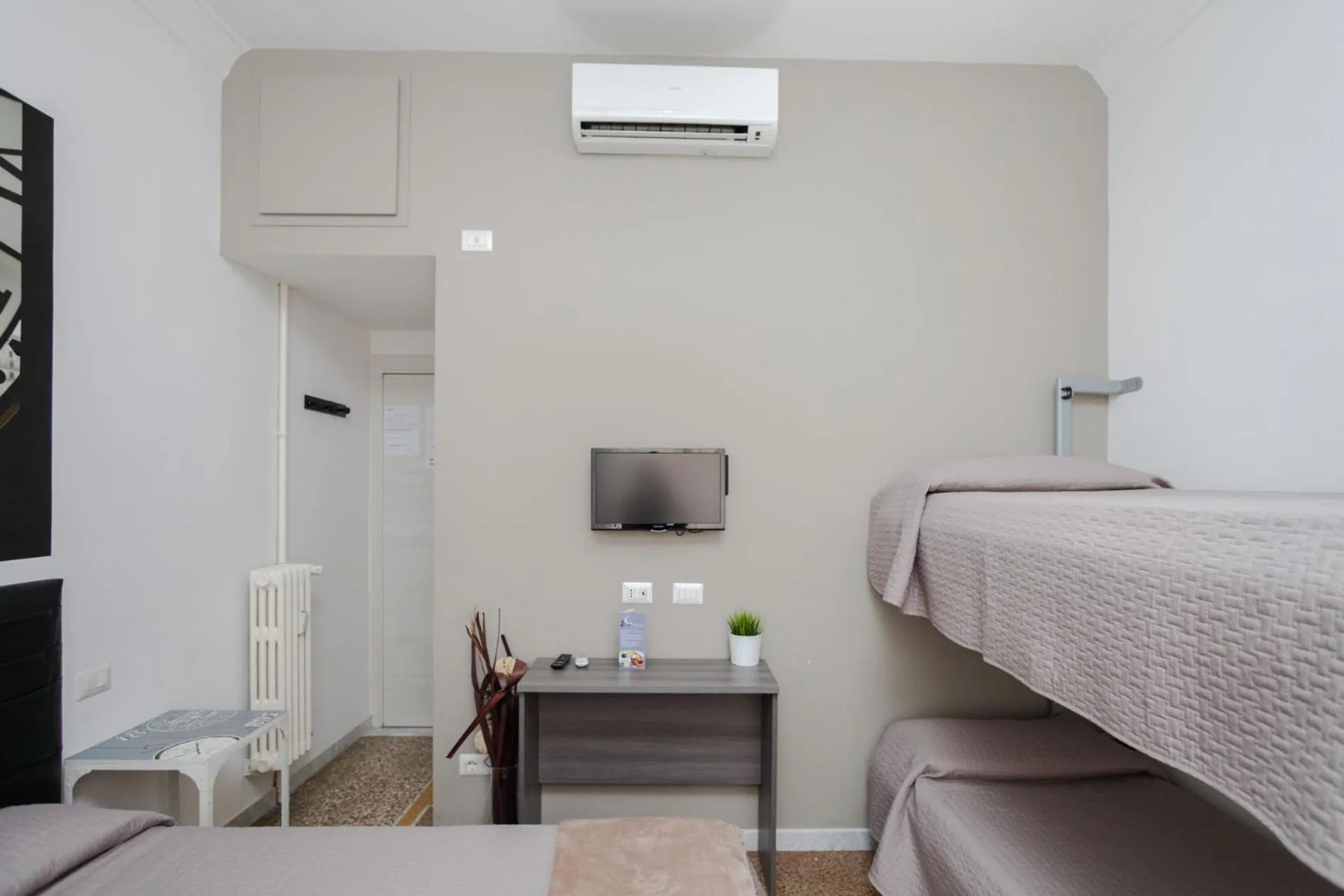 TV and multimedia, Bed in Re di Luna B&B