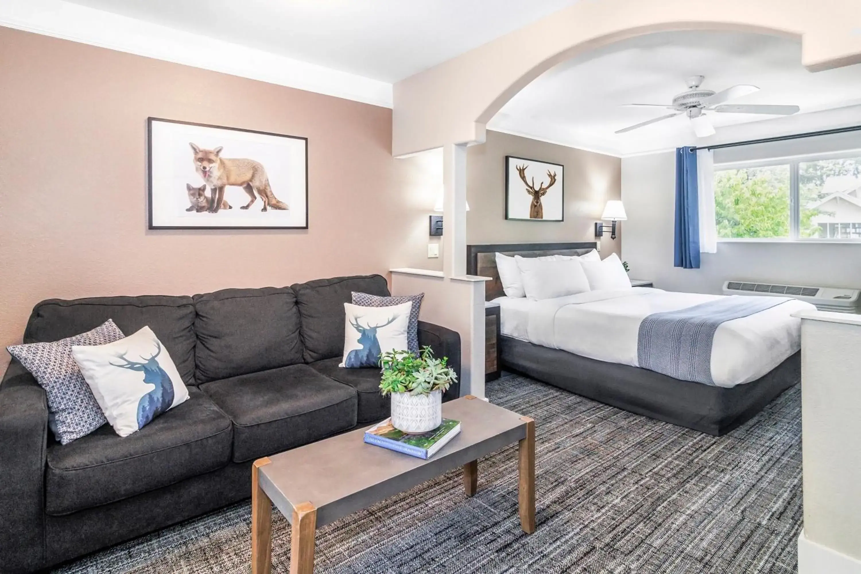 King Suite - Non-Smoking in Inn At Mount Shasta King Suite - Non-Smoking in Inn At Mount Shasta