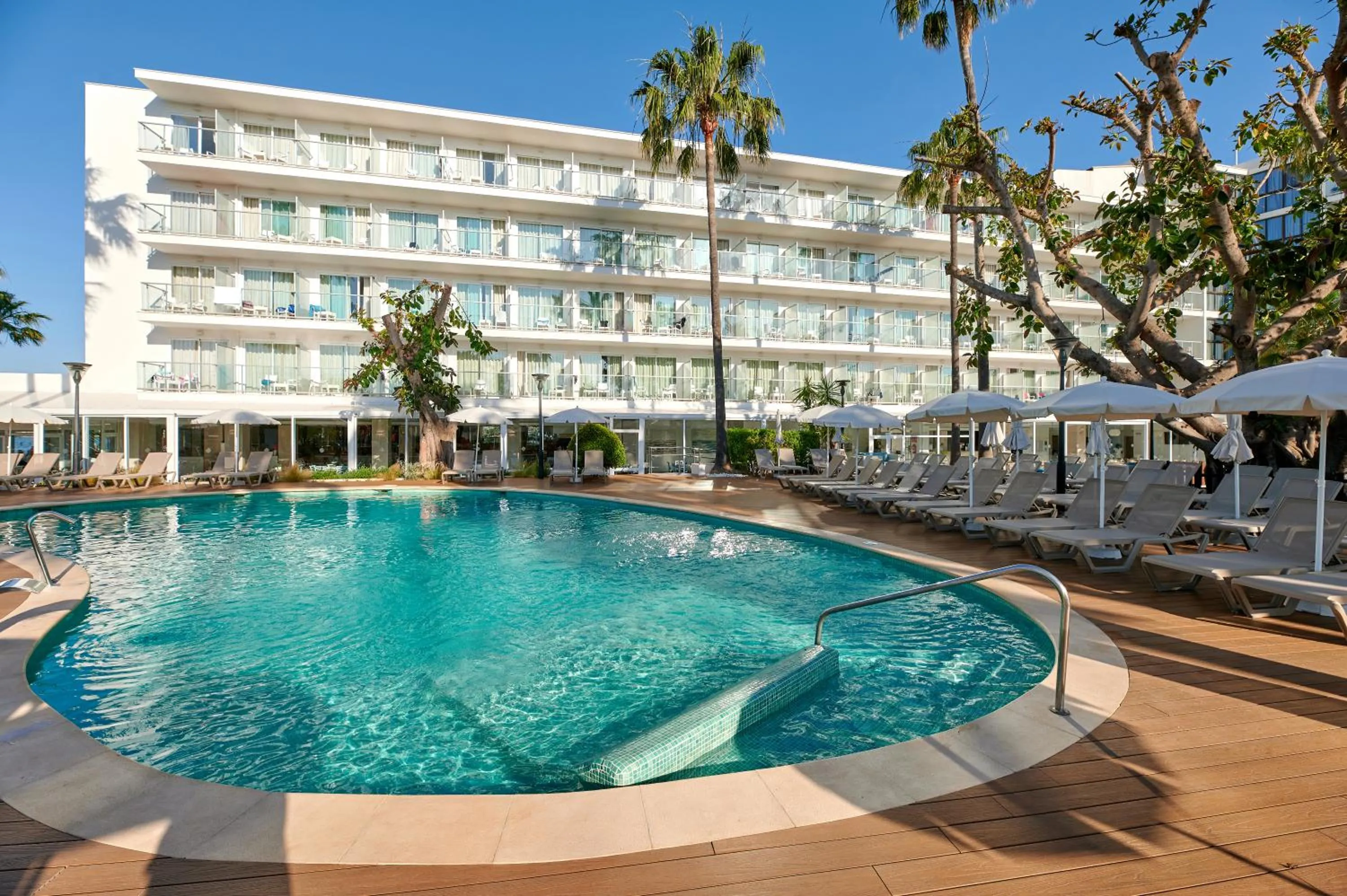 Property building in Alua Boccaccio