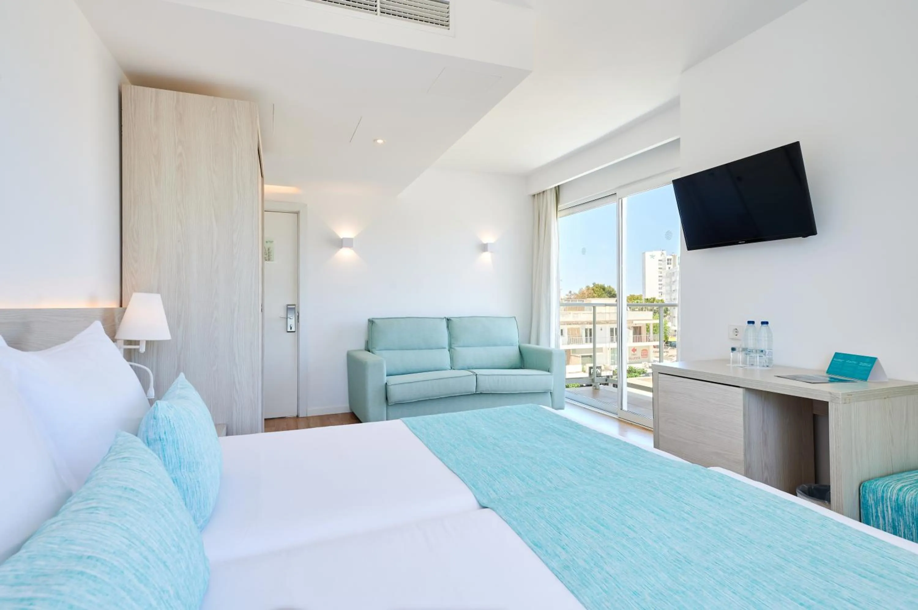 Family Single Parent in Alua Boccaccio