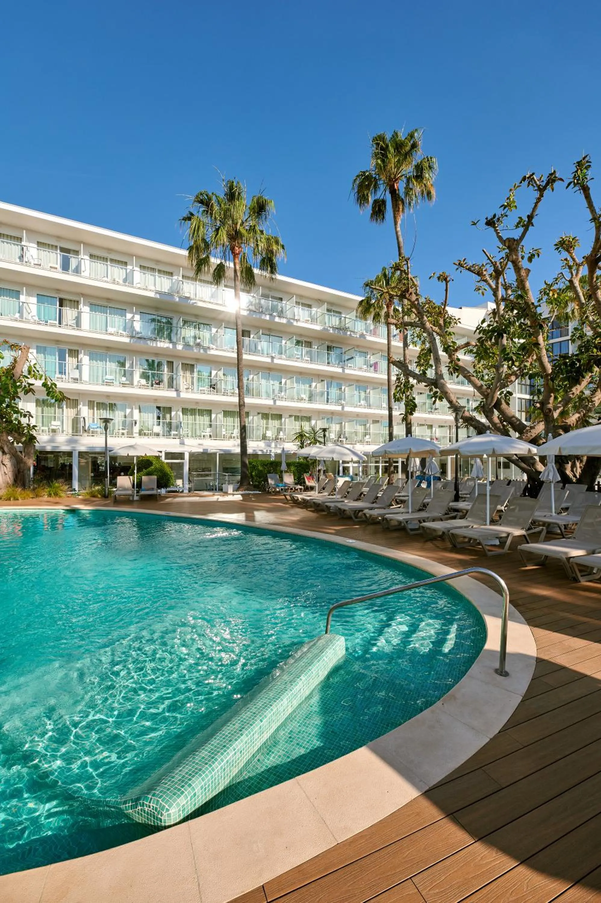 Swimming pool in Alua Boccaccio