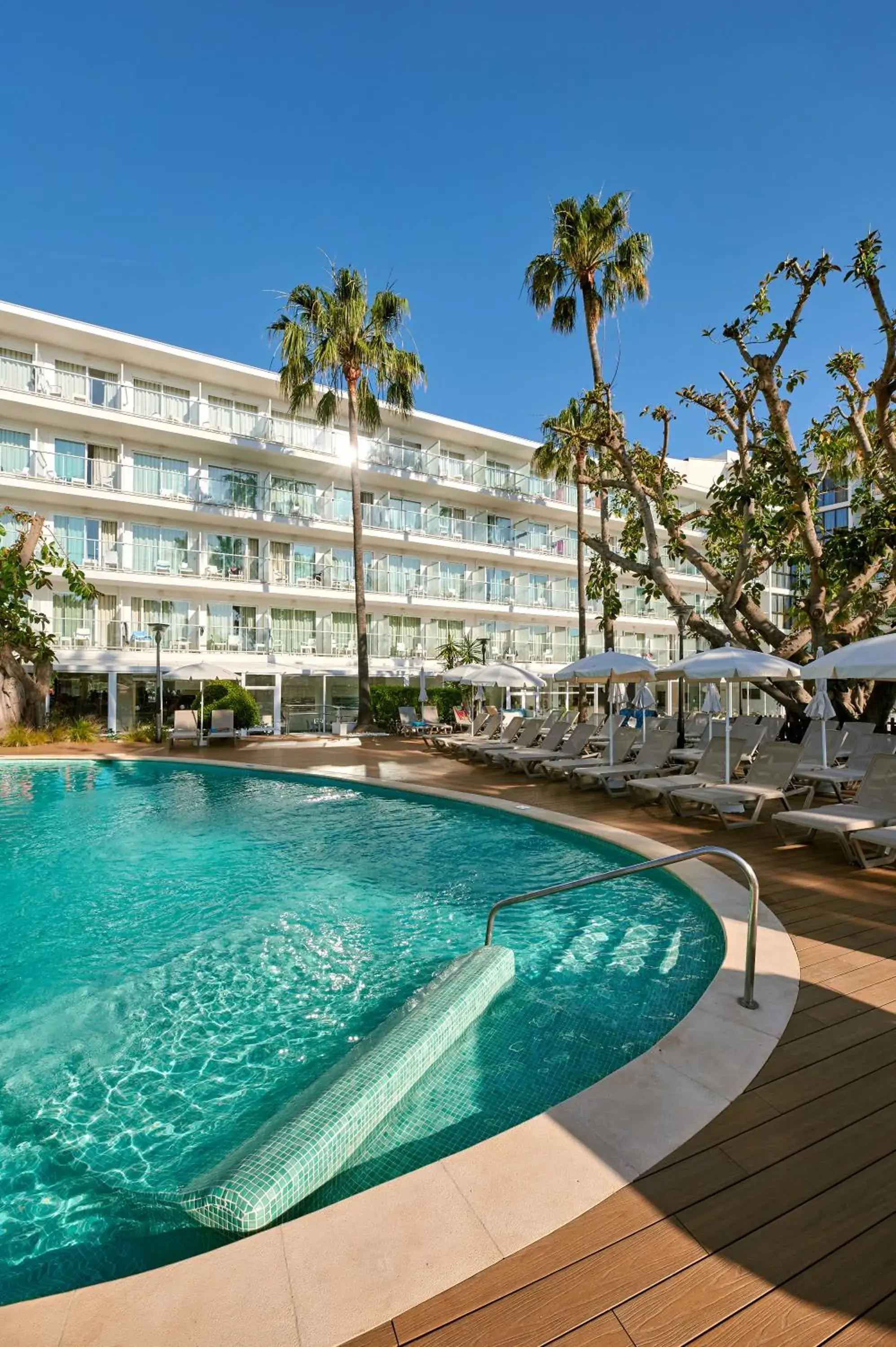 Swimming pool in Alua Boccaccio Swimming pool in Alua Boccaccio