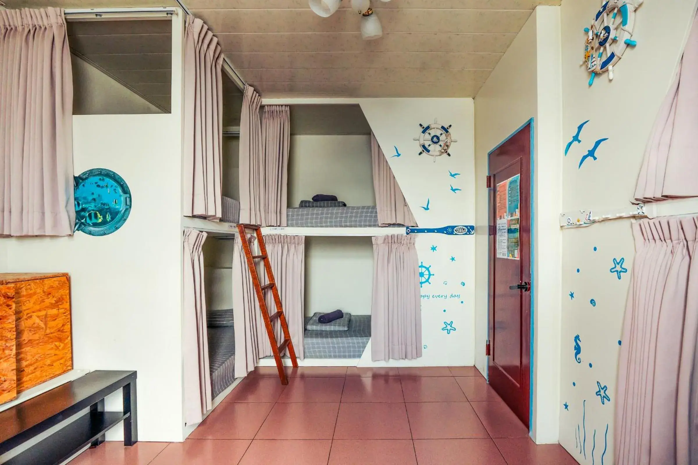 Single Bed in Mixed Dormitory Room in Green Island Ocean Rhythem dive B&B 綠島海韻民宿 Single Bed in Mixed Dormitory Room in Green Island Ocean Rhythem dive B&B 綠島海韻民宿