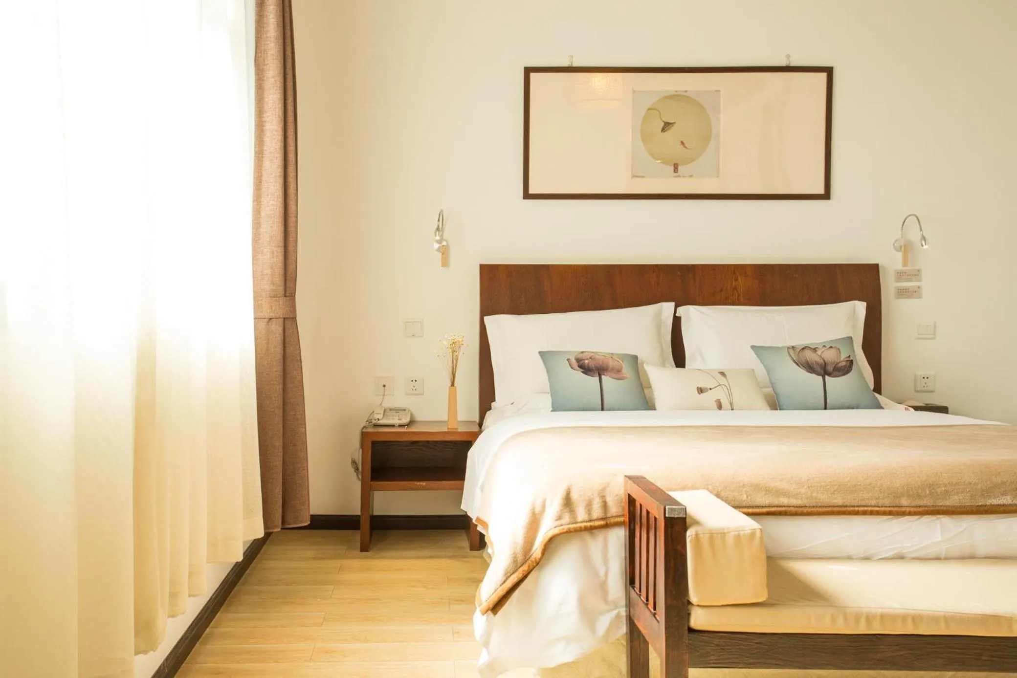 Photo of the whole room, Bed in Dali Yanyuan Mountain Retreat