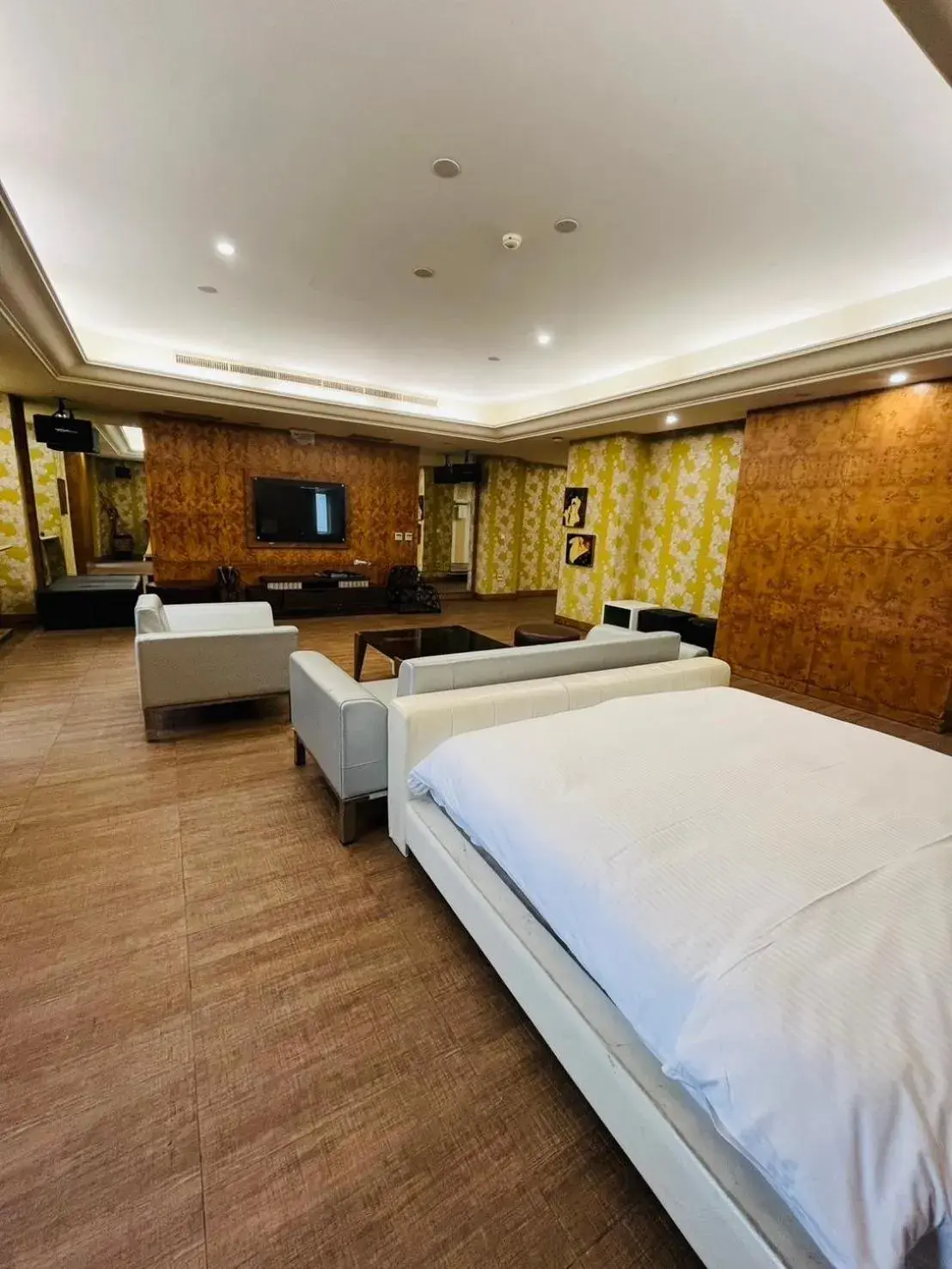 Bed in Walker Motel Bed in Walker Motel