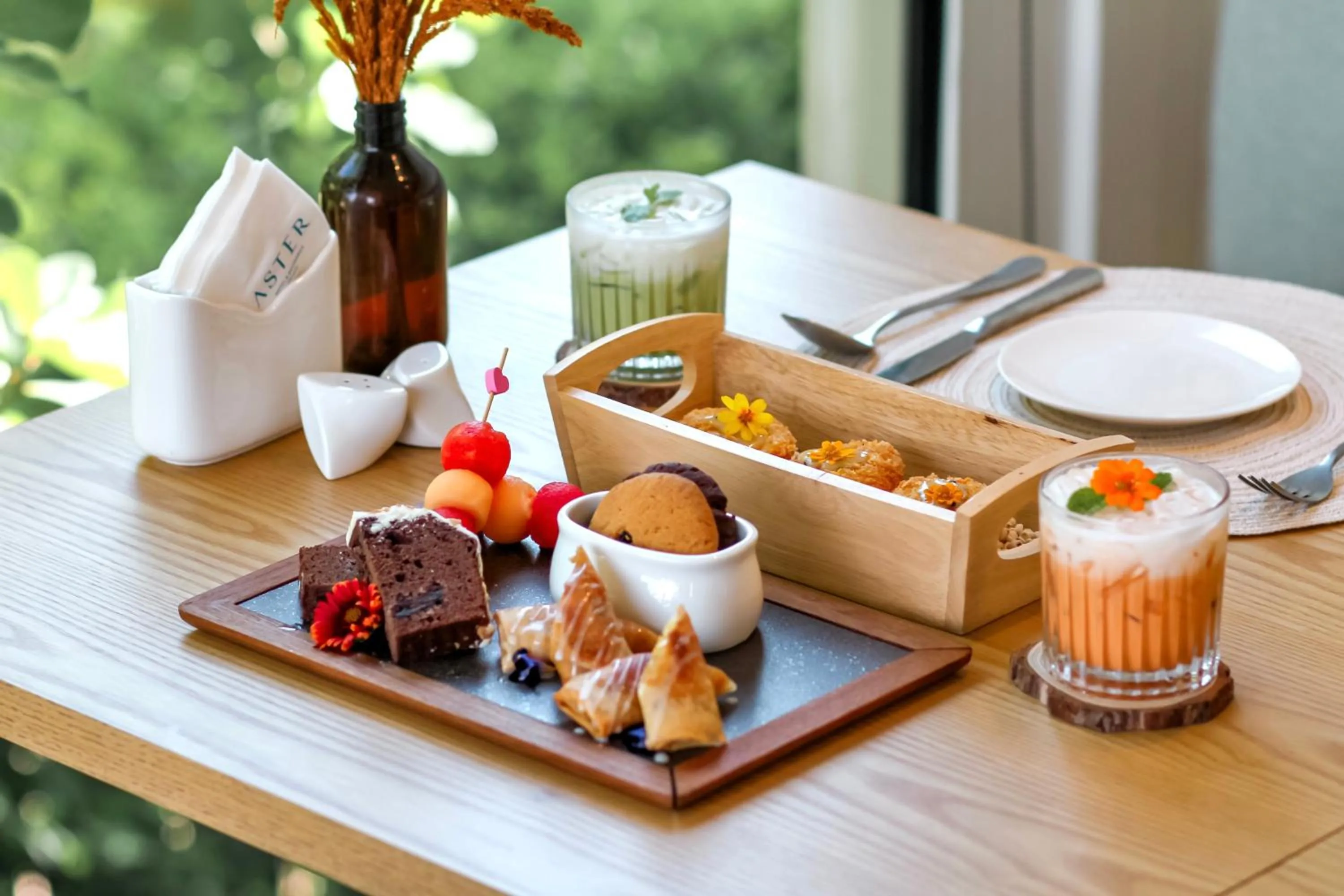 Restaurant/places to eat in Aster Hotel and Residence by At Mind