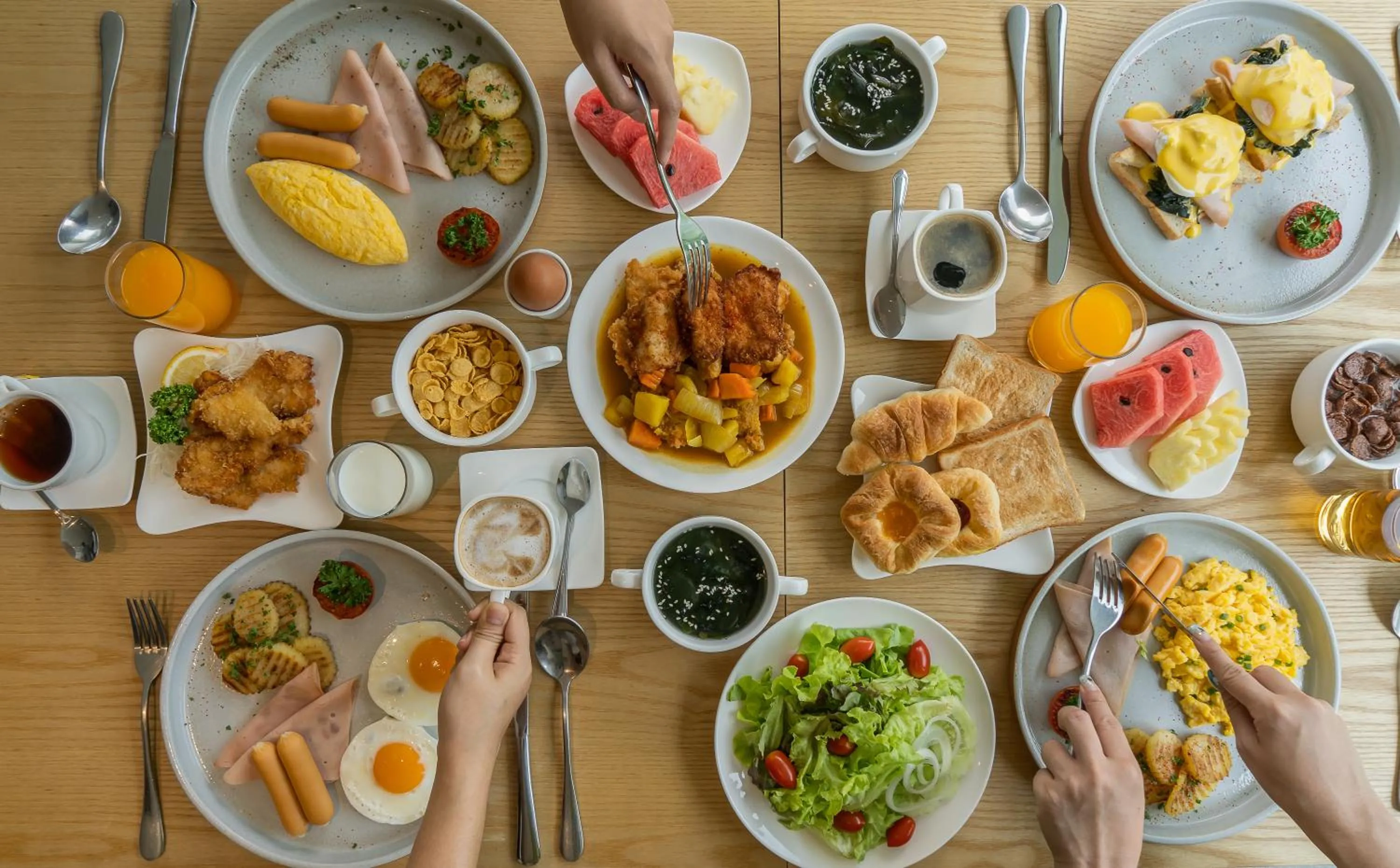 Breakfast in Aster Hotel and Residence by At Mind