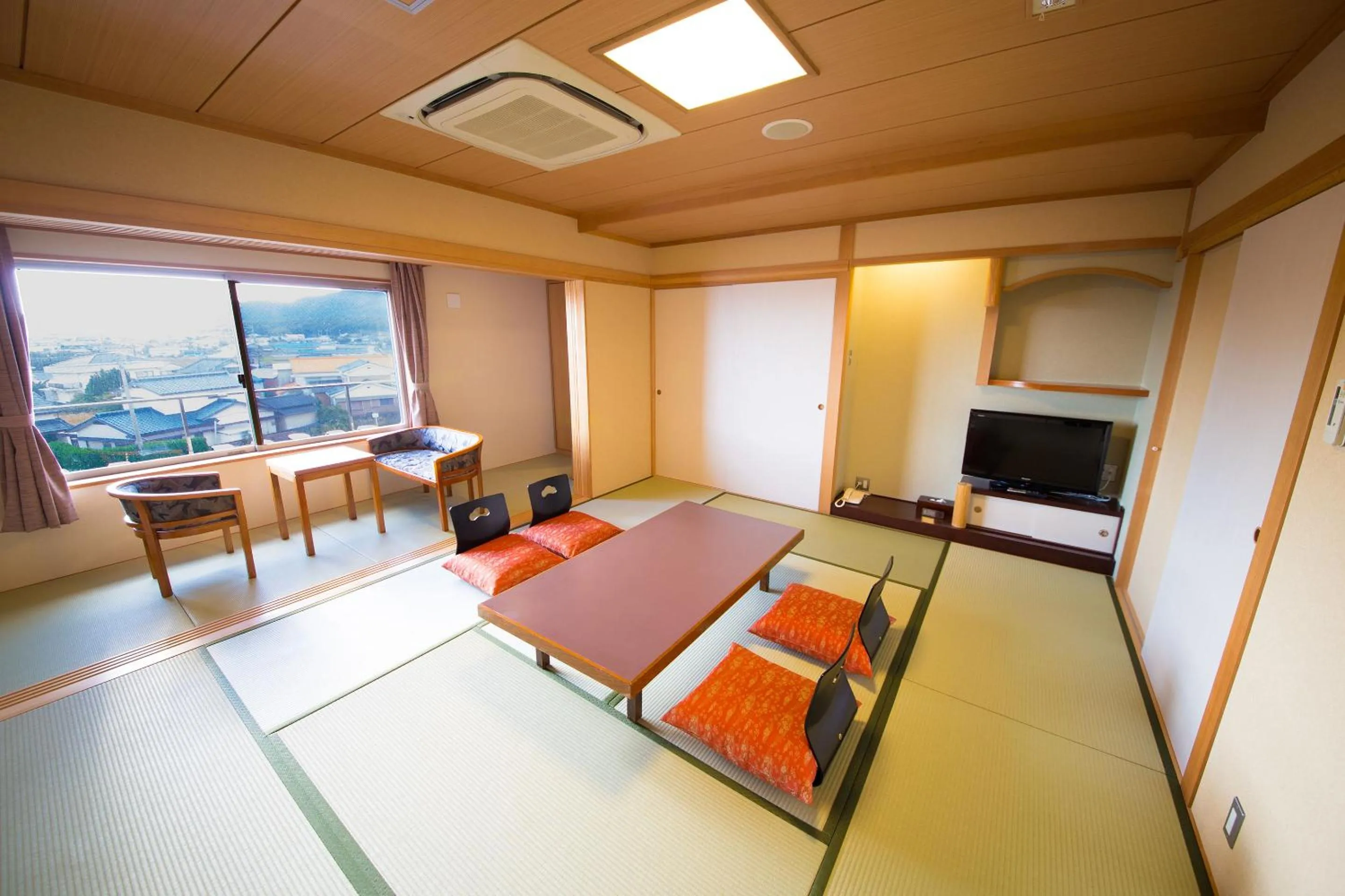 Photo of the whole room in Seaside Hotel Taimaru Kaigetsu