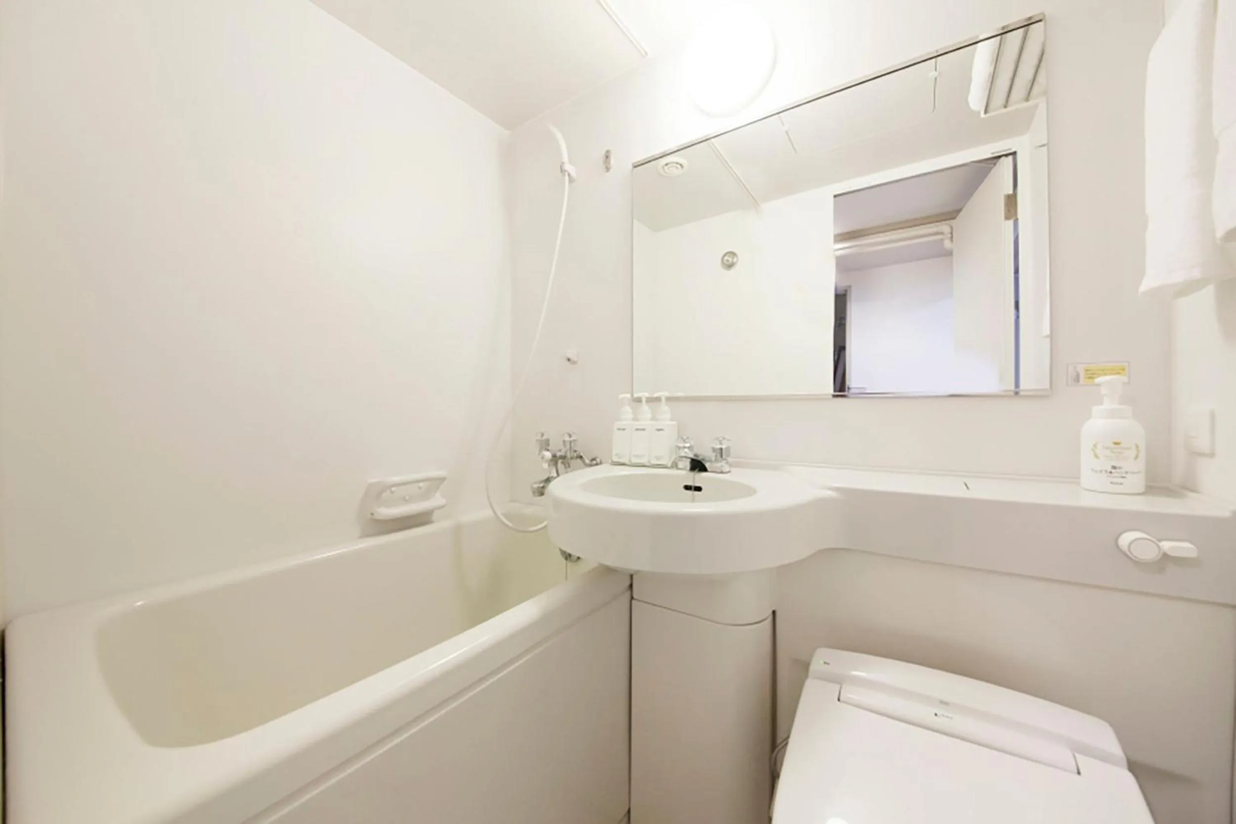 Shower in Shinjuku Urban Hotel