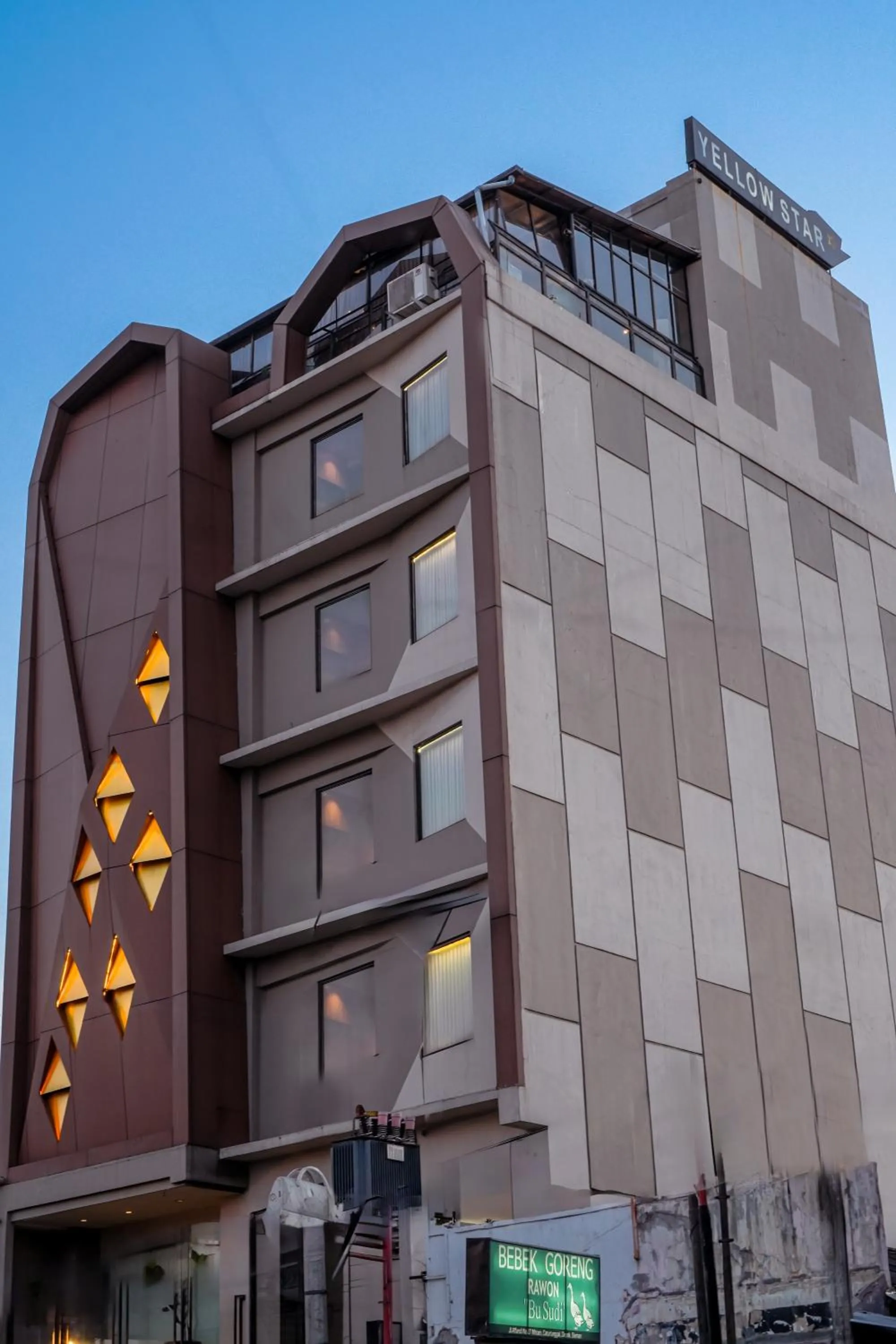 Property building in Yellow Star Gejayan Hotel