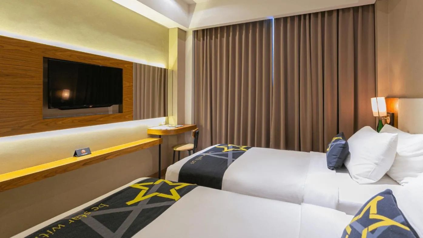 Bedroom, Bed in Yellow Star Gejayan Hotel