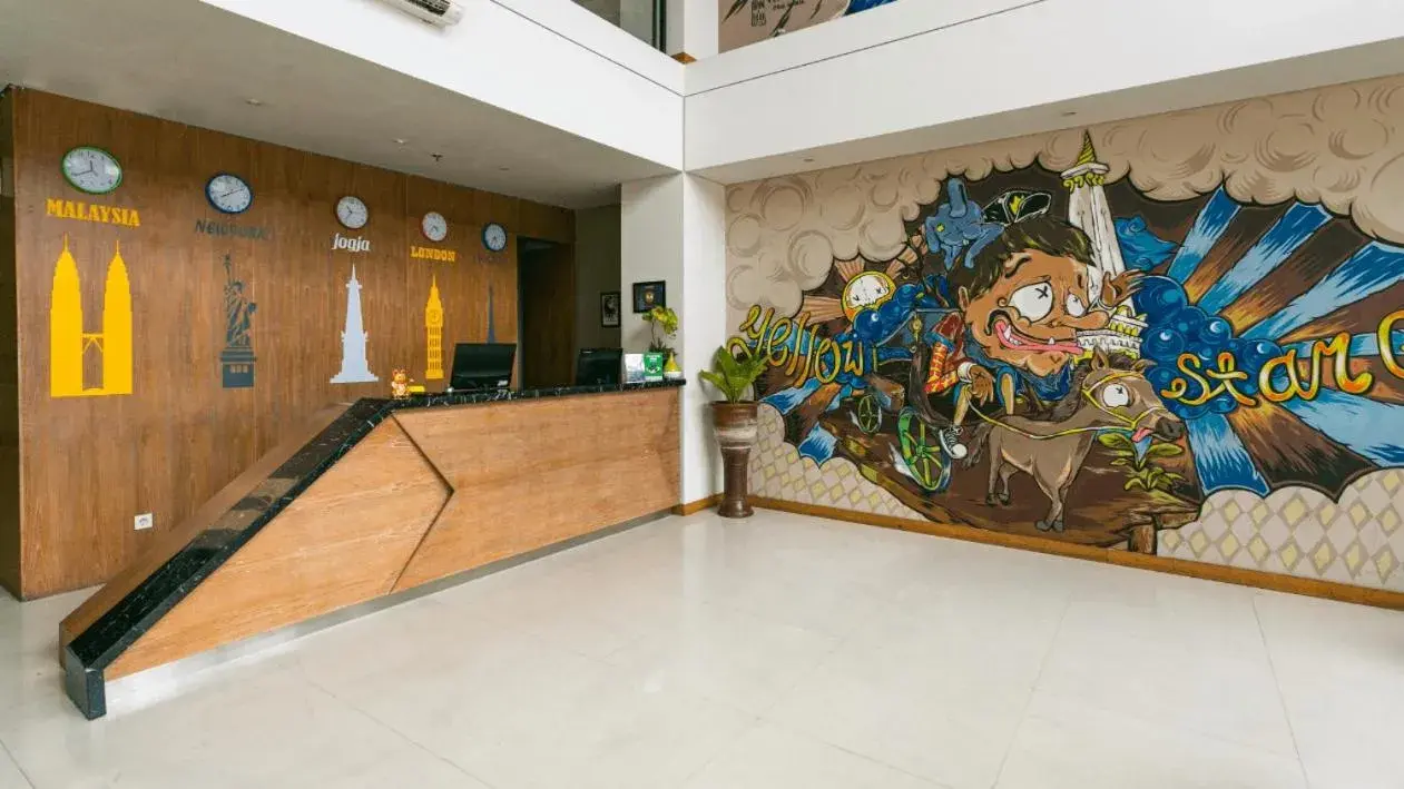 Property building in Yellow Star Gejayan Hotel Property building in Yellow Star Gejayan Hotel