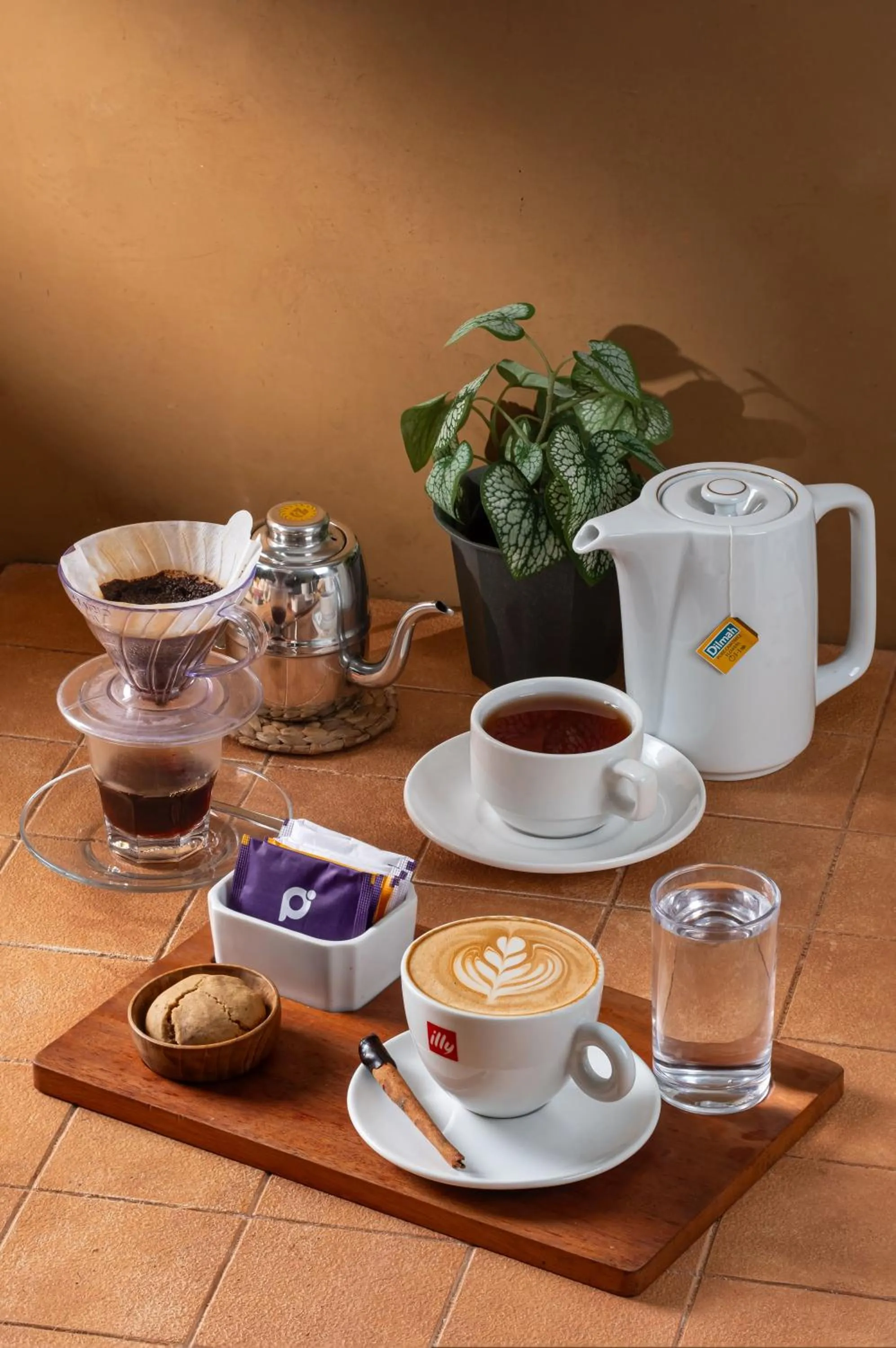 Restaurant/places to eat in Premier Place Surabaya Airport