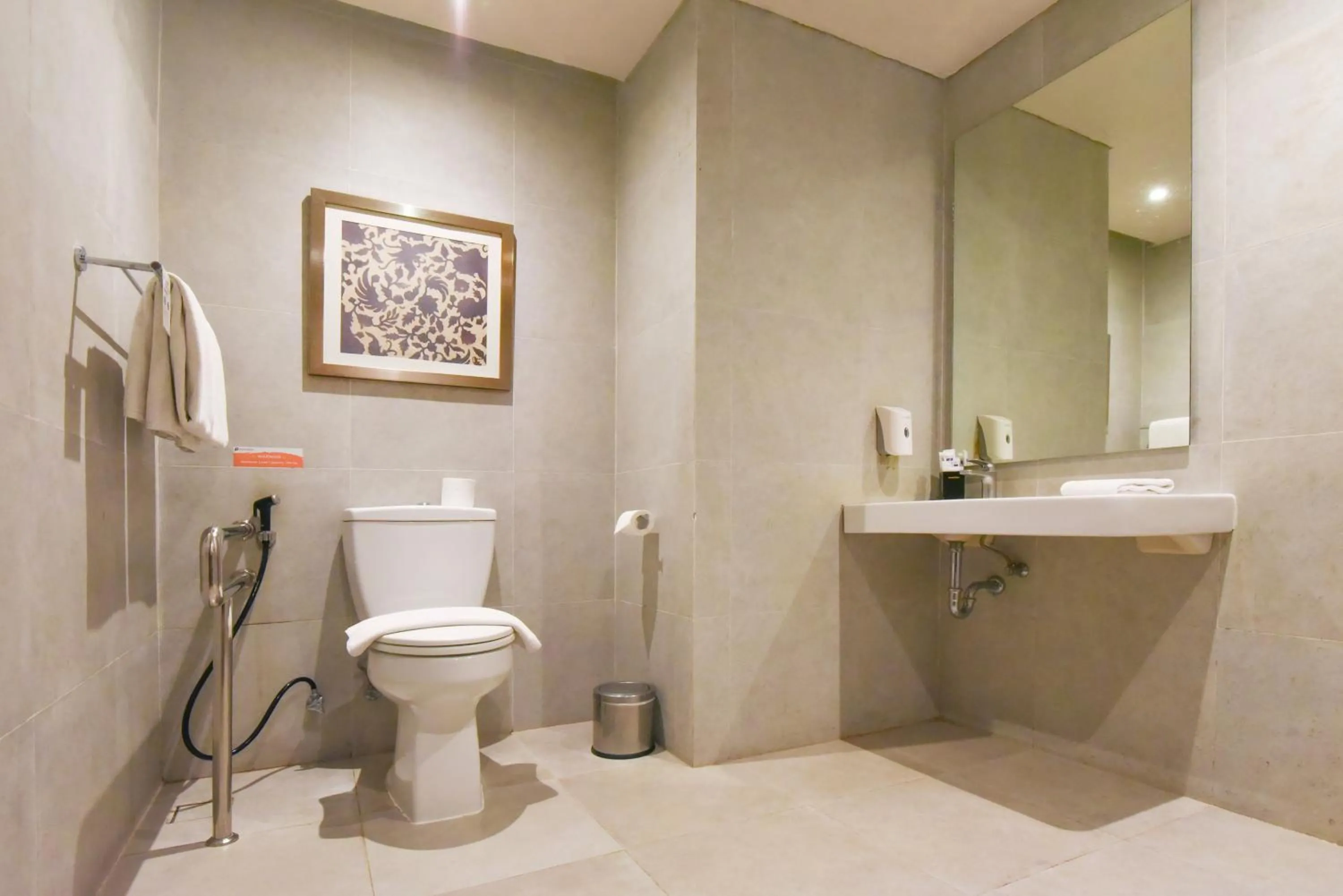 Shower in Premier Place Surabaya Airport