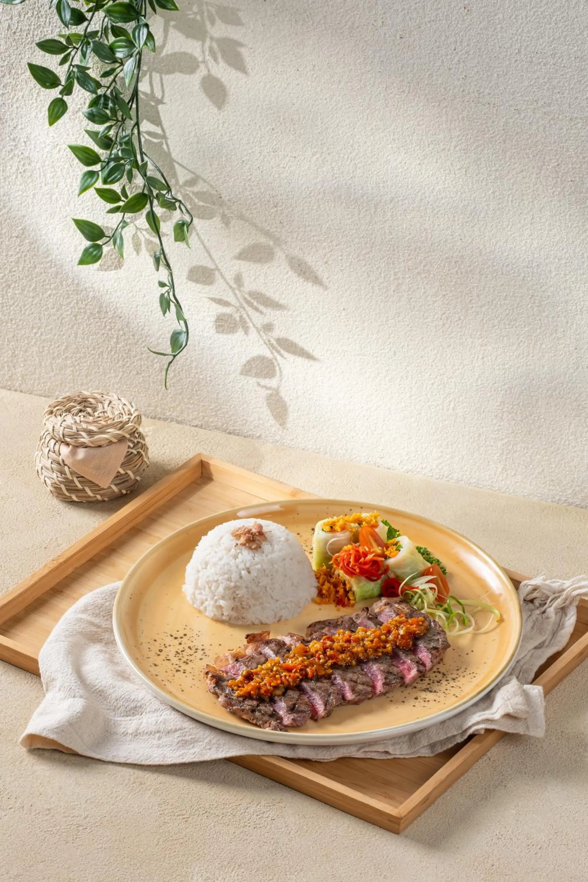 Restaurant/places to eat in Premier Place Surabaya Airport