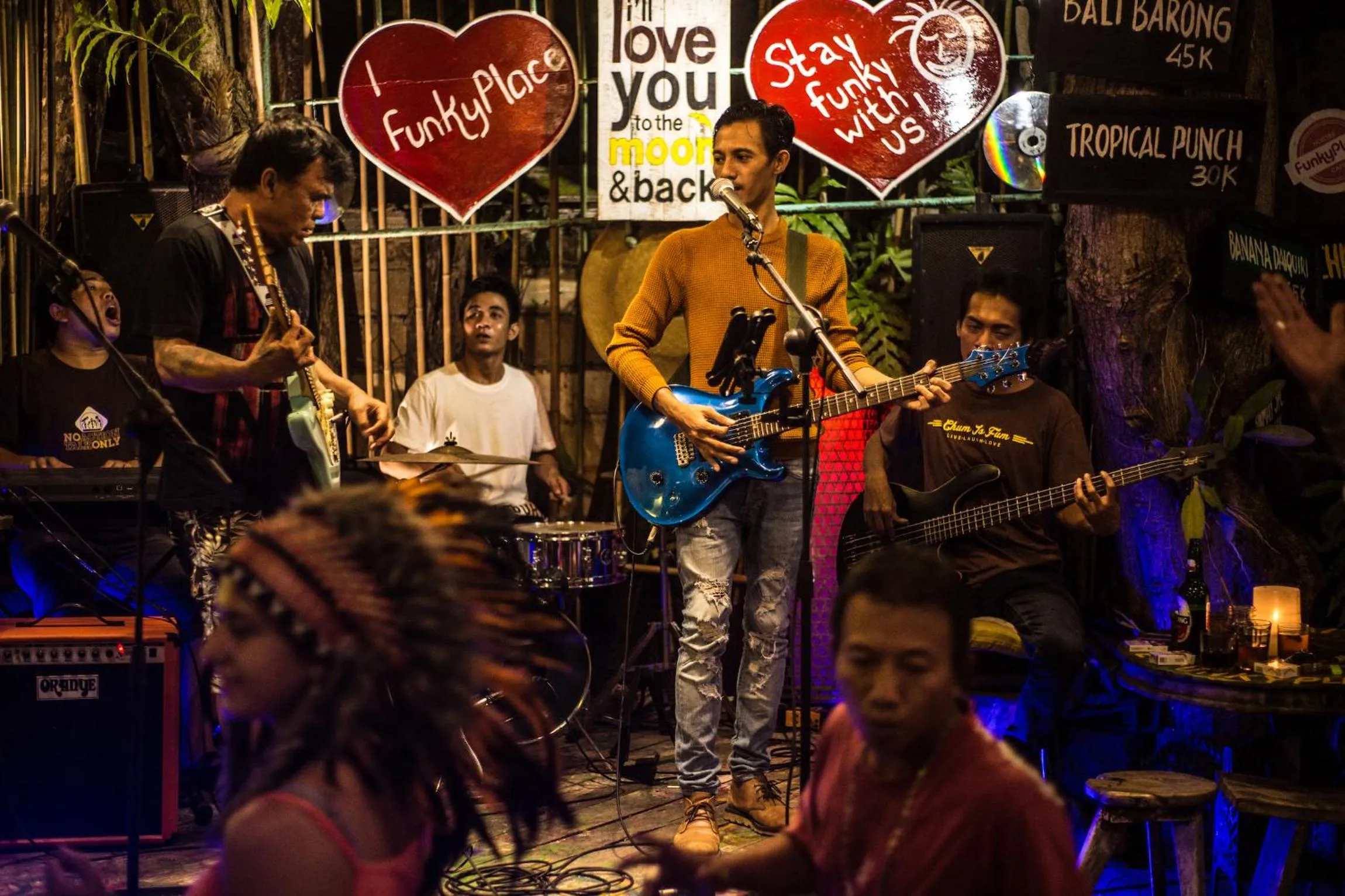 Evening entertainment in Funky Place